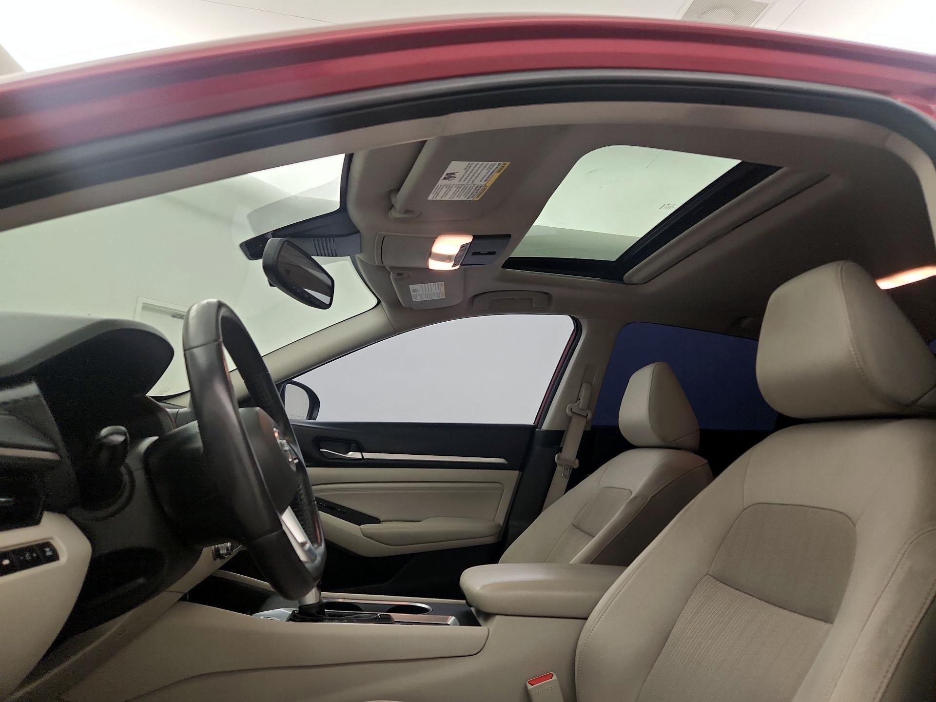 Thumbnail: 2019 Nissan Altima - 19