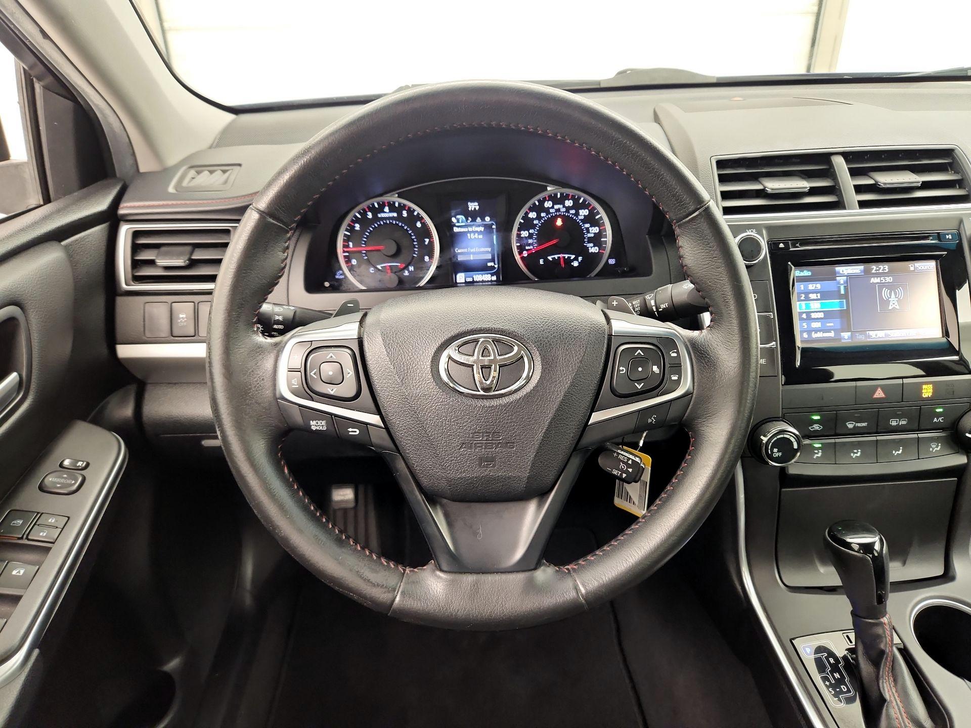 Thumbnail: 2015 Toyota Camry - 10