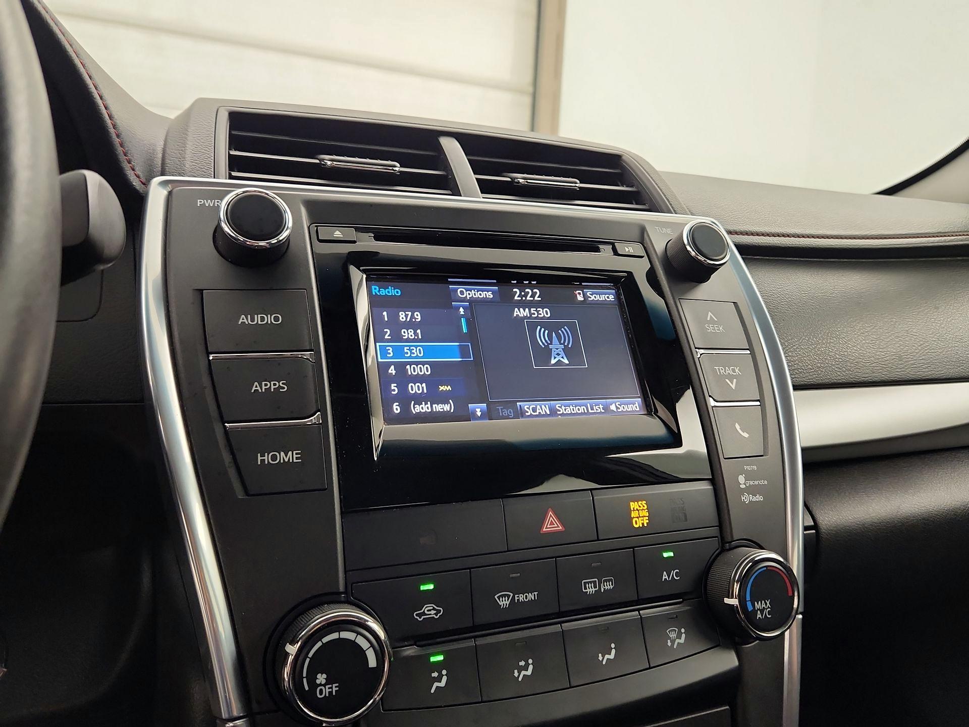 Thumbnail: 2015 Toyota Camry - 15