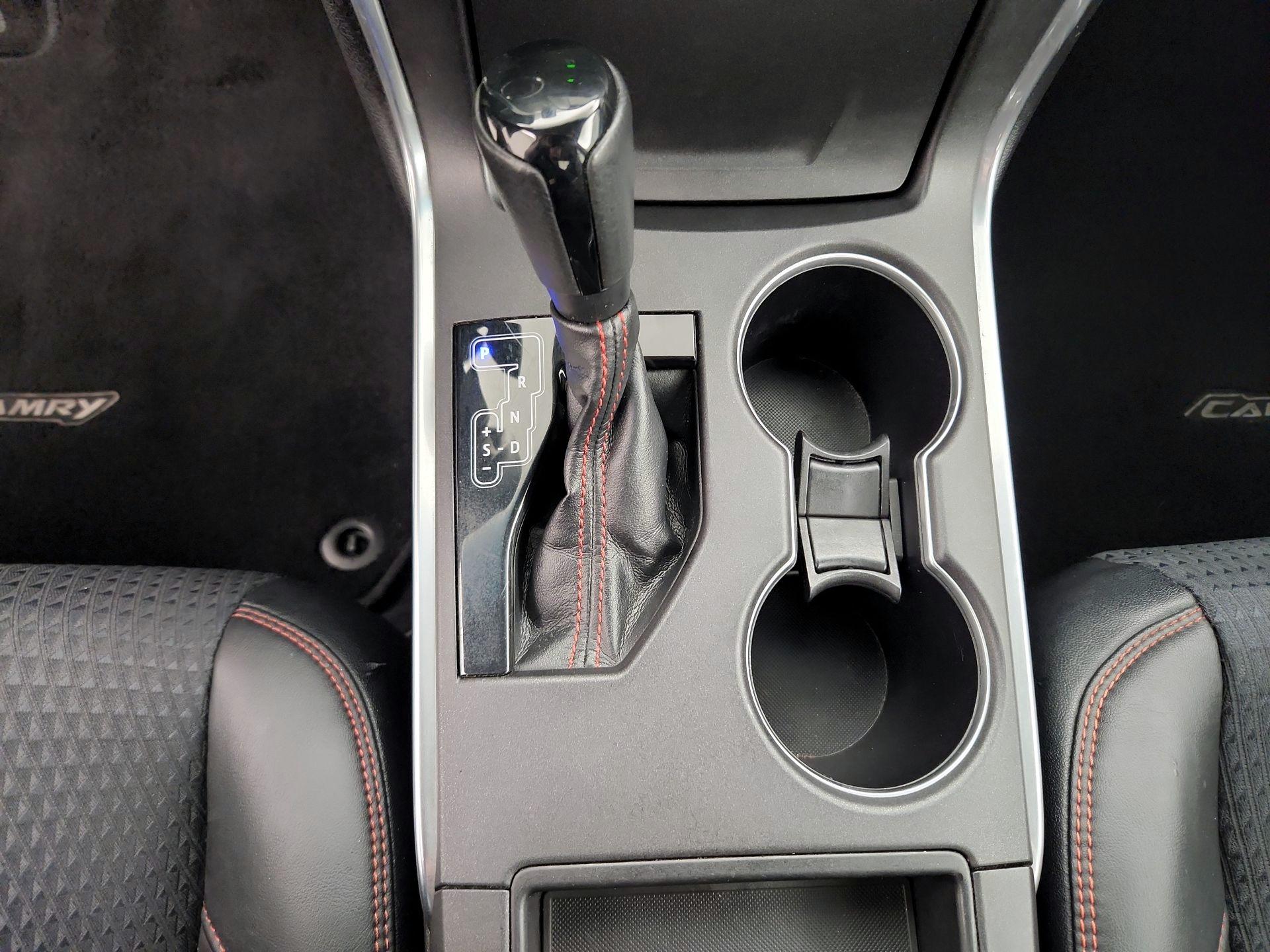 Thumbnail: 2015 Toyota Camry - 17