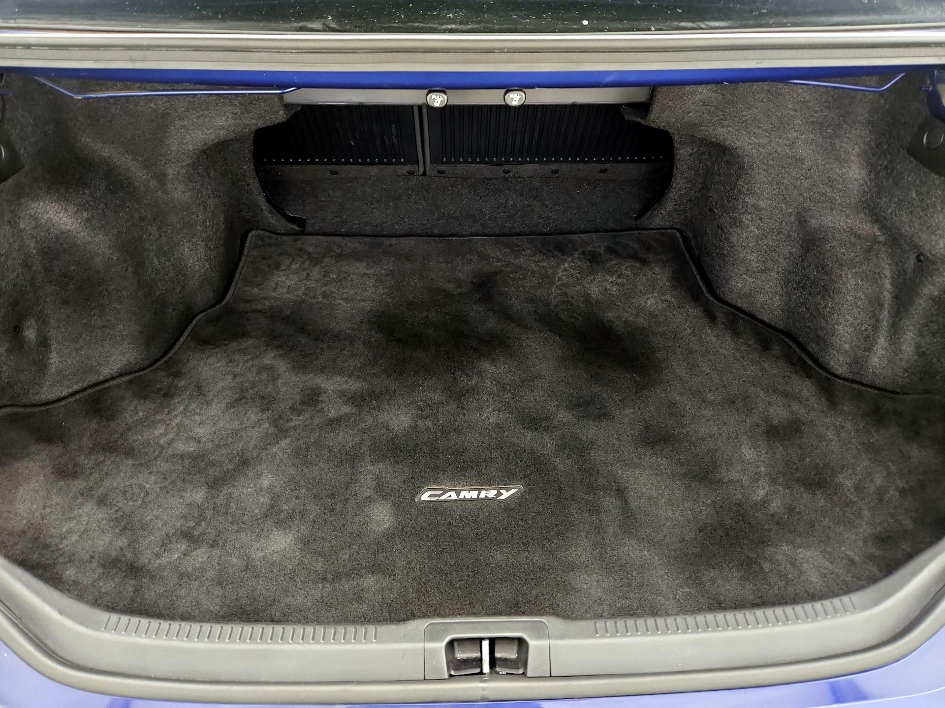 Thumbnail: 2015 Toyota Camry - 20