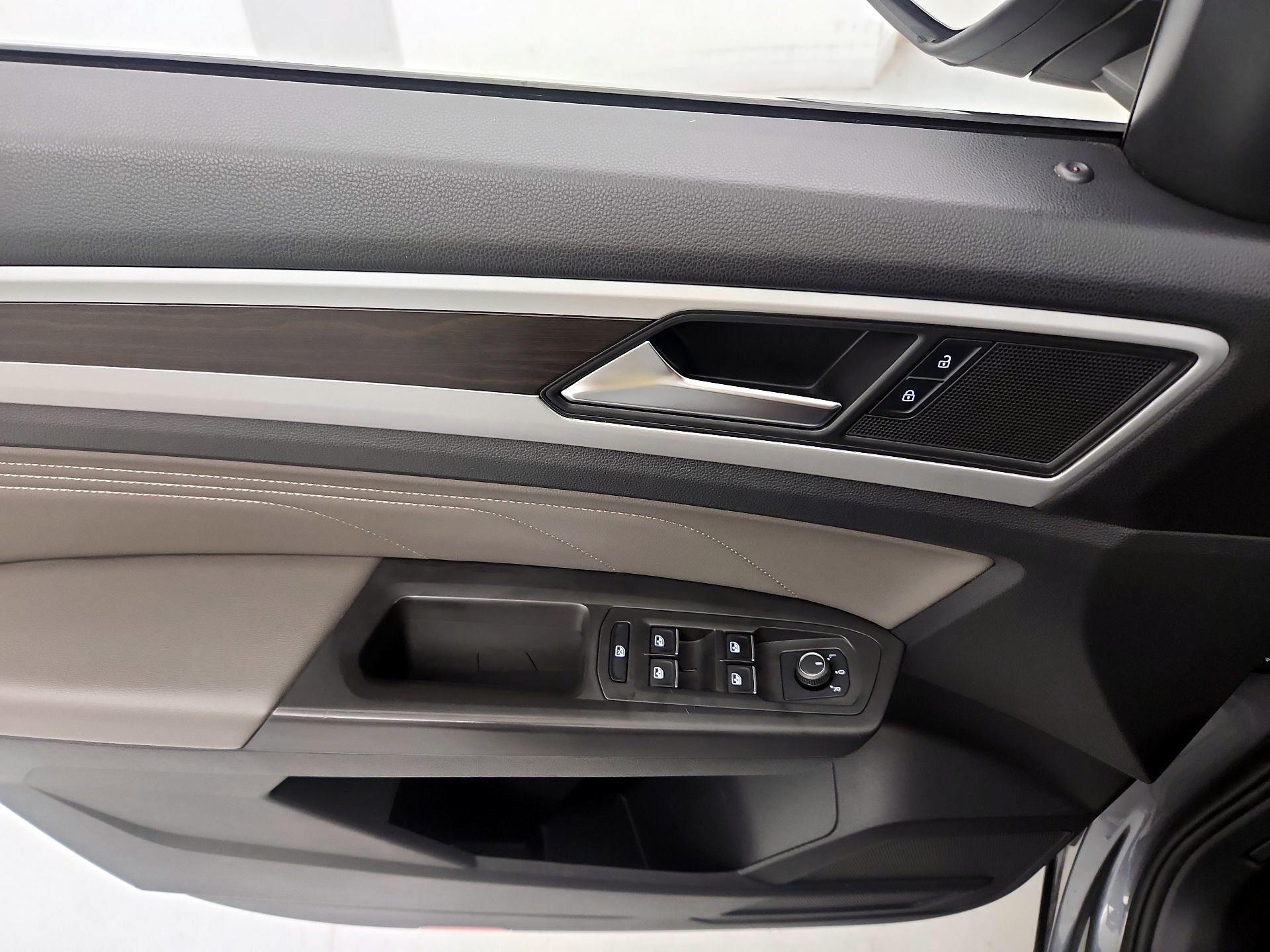 Thumbnail: 2023 Volkswagen Atlas - 12