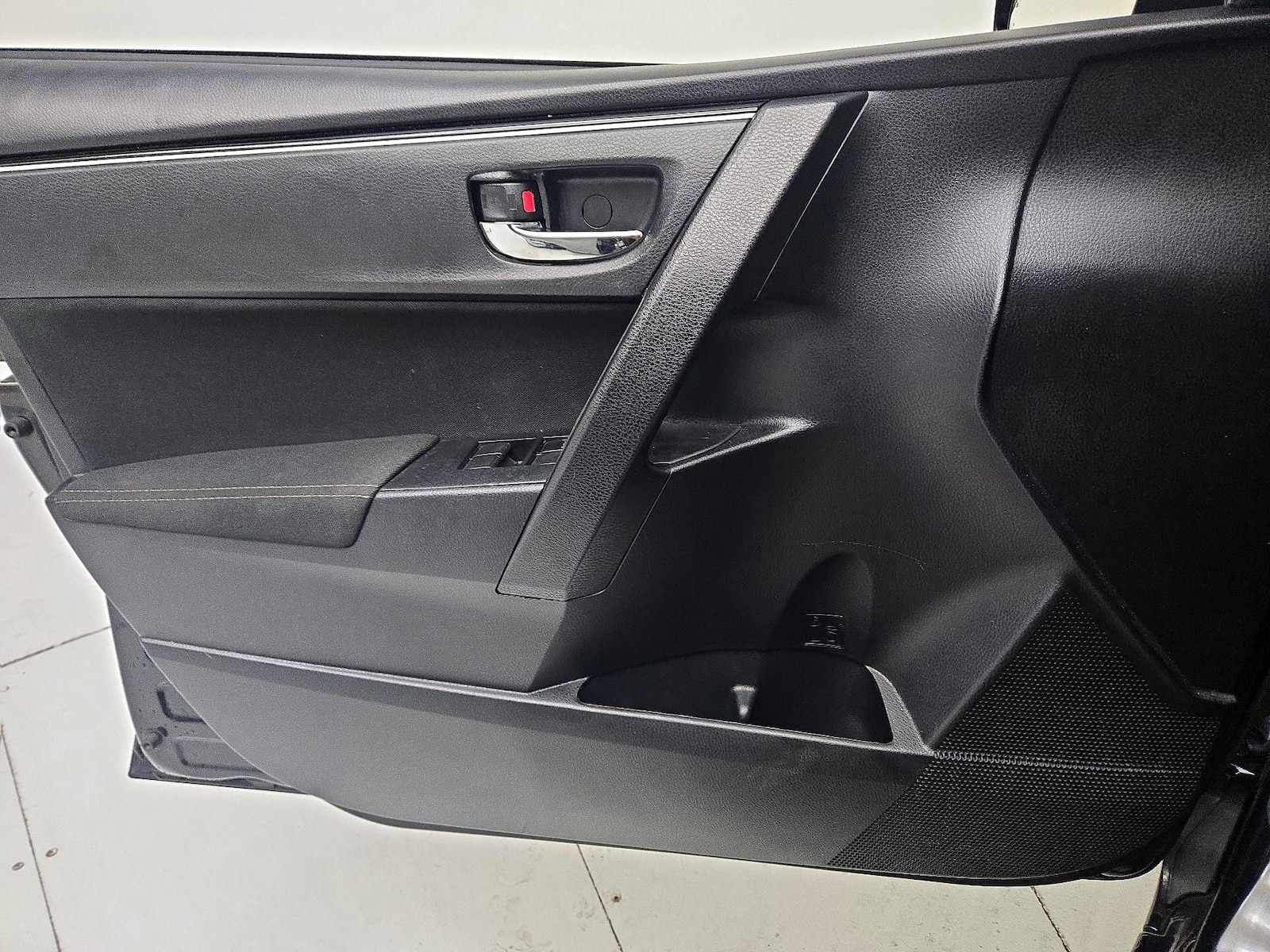 2019 Toyota Corolla LE - Photo 13