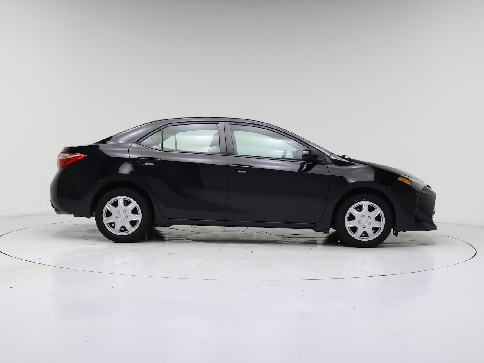2019 Toyota Corolla LE - Photo 8