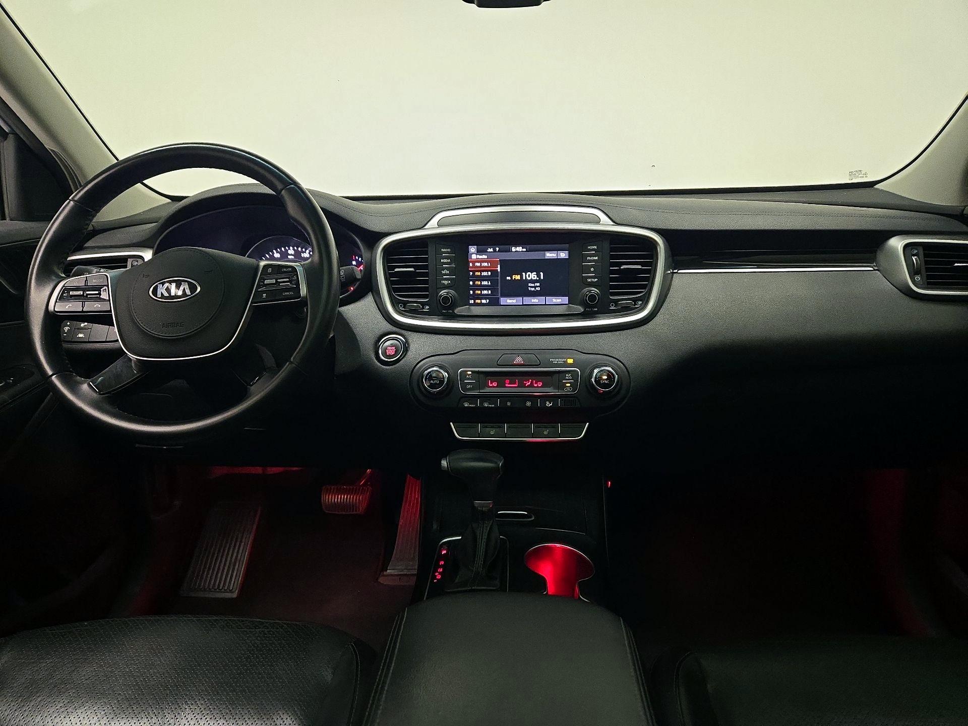 Thumbnail: 2020 Kia Sorento - 9