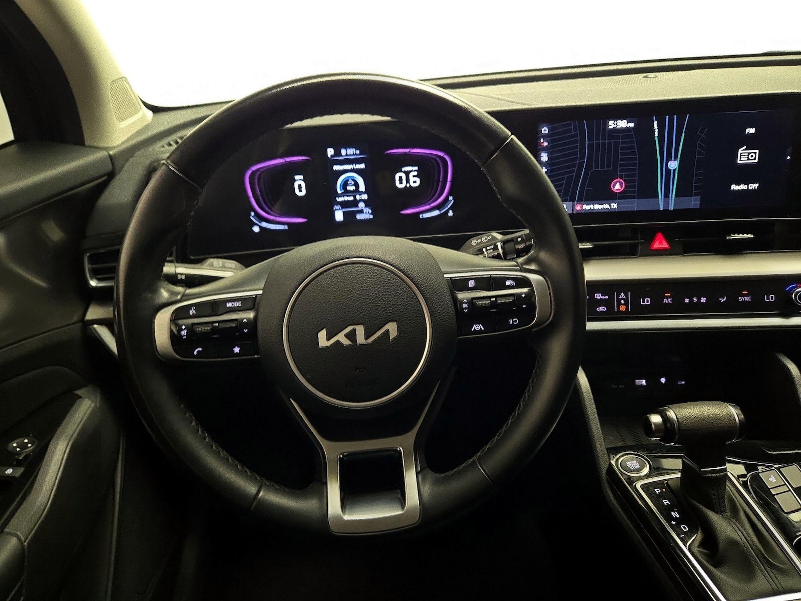 2024 Kia Sportage EX - Photo 11