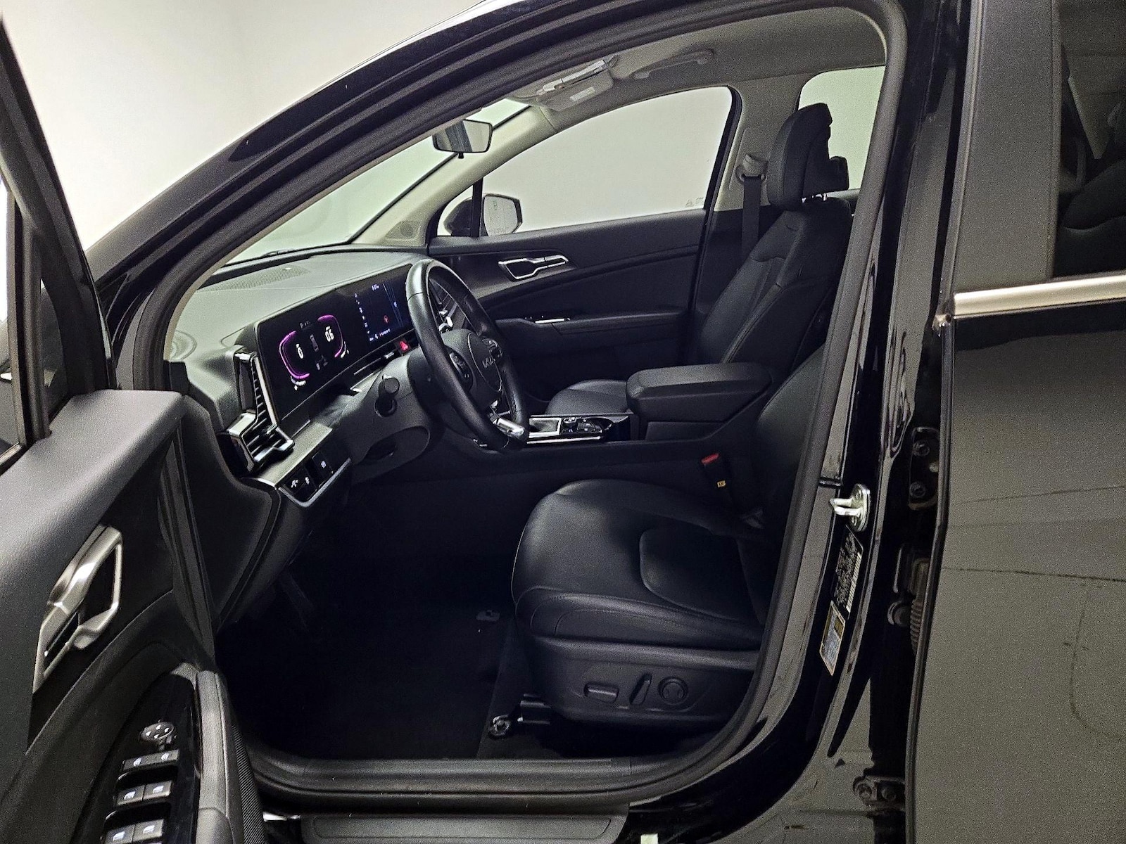 2024 Kia Sportage EX - Photo 12