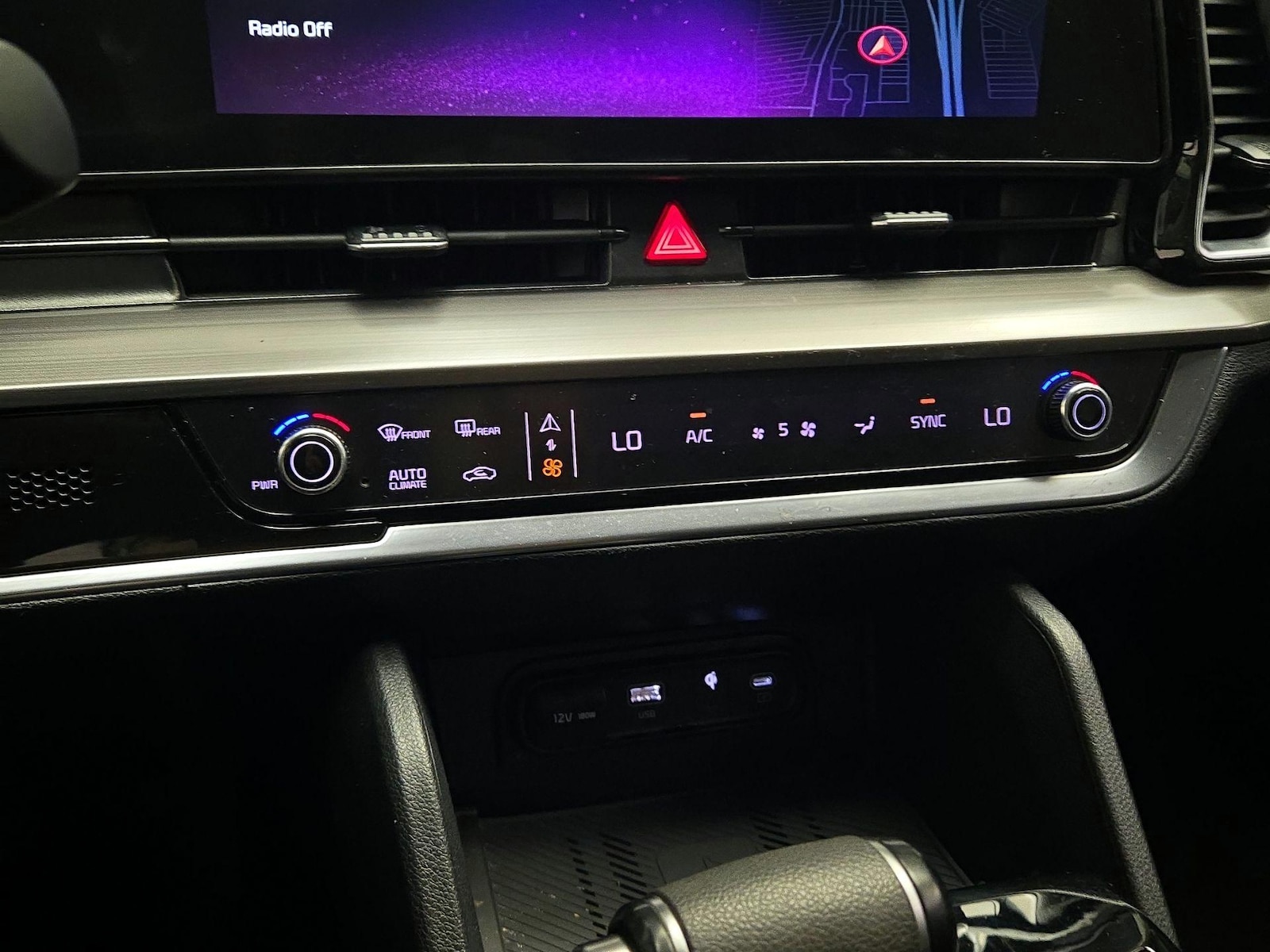 2024 Kia Sportage EX - Photo 18