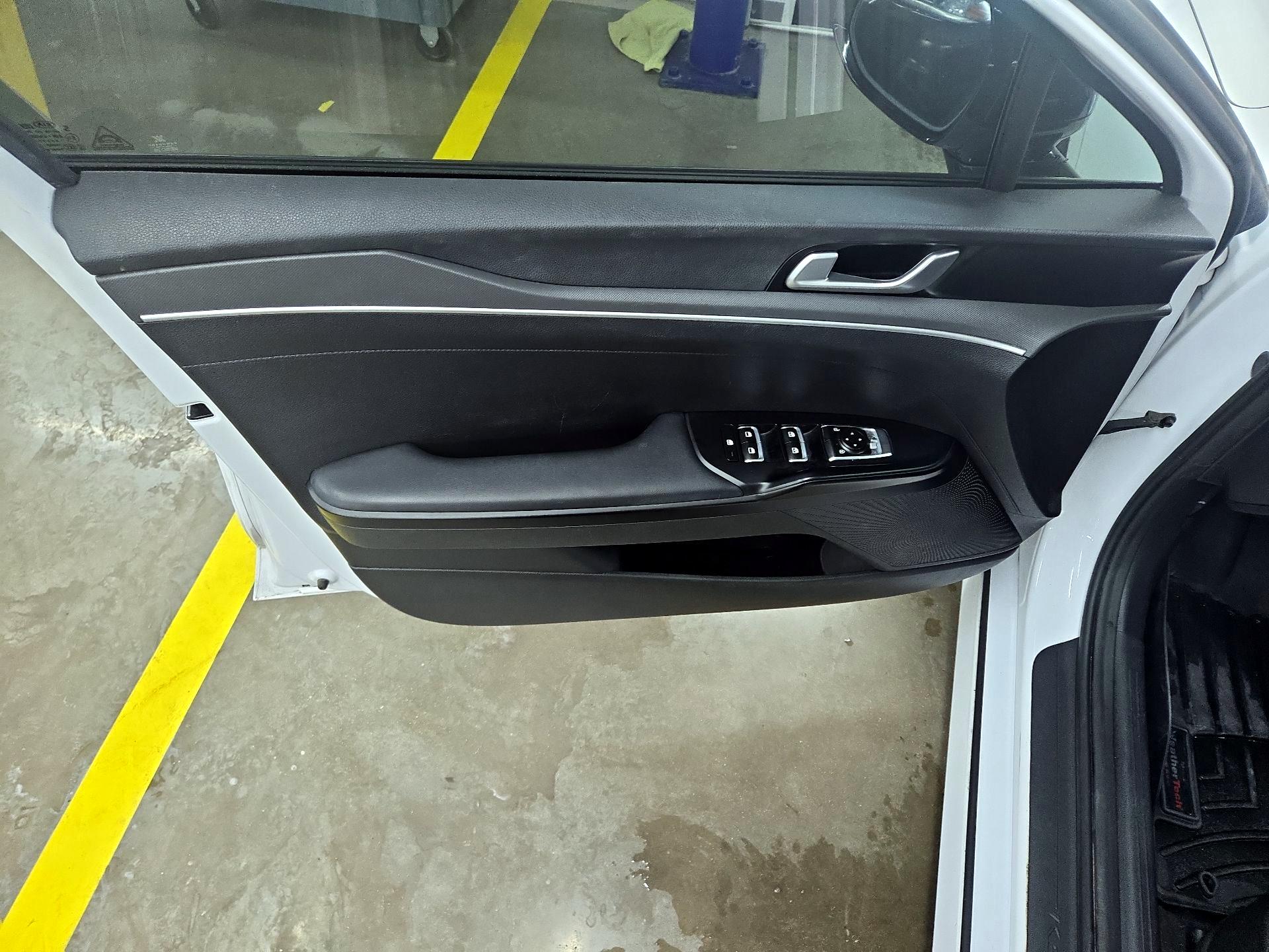 Thumbnail: 2021 Kia K5 - 12