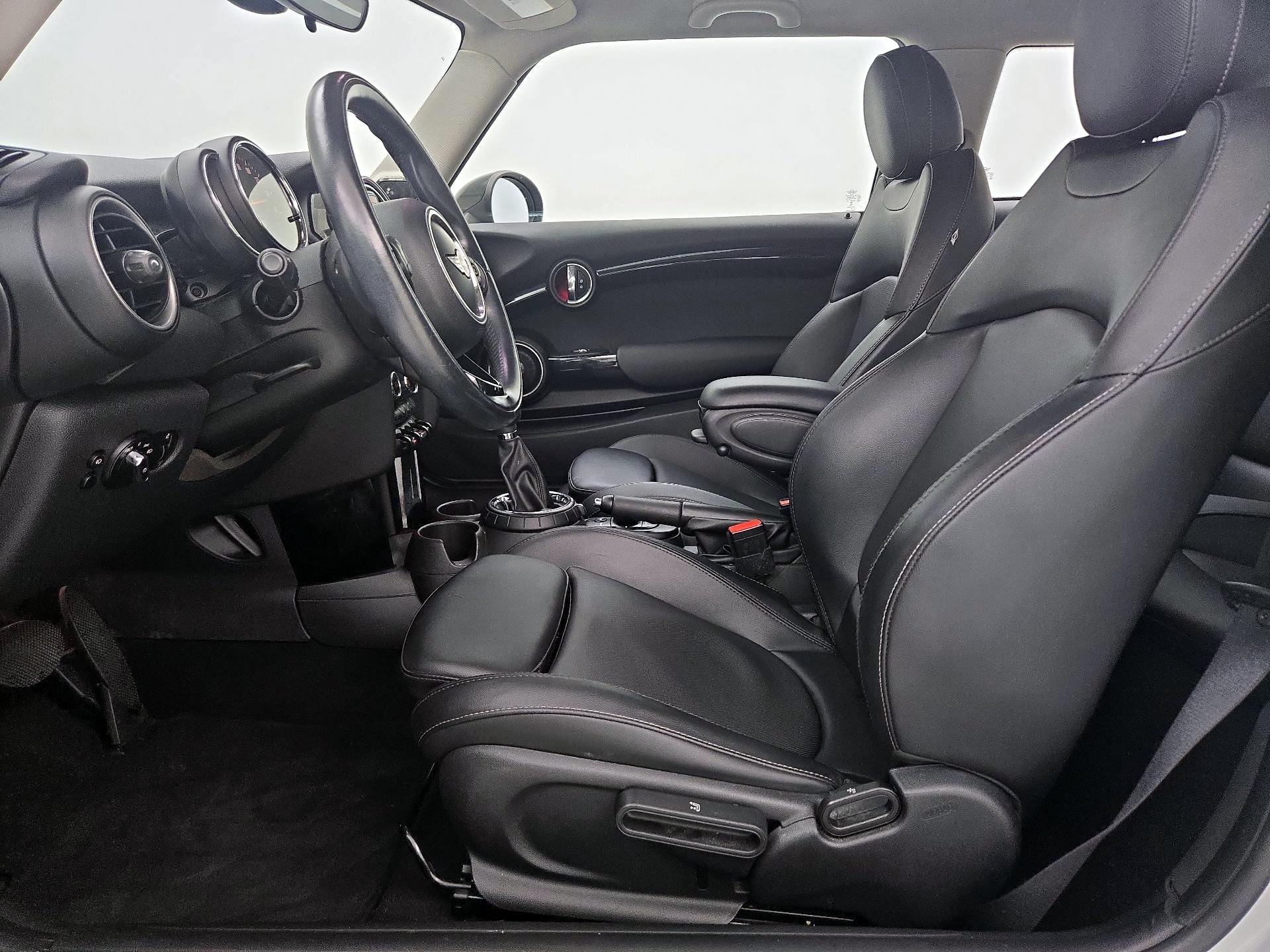 Thumbnail: 2015 MINI Cooper Hardtop - 11