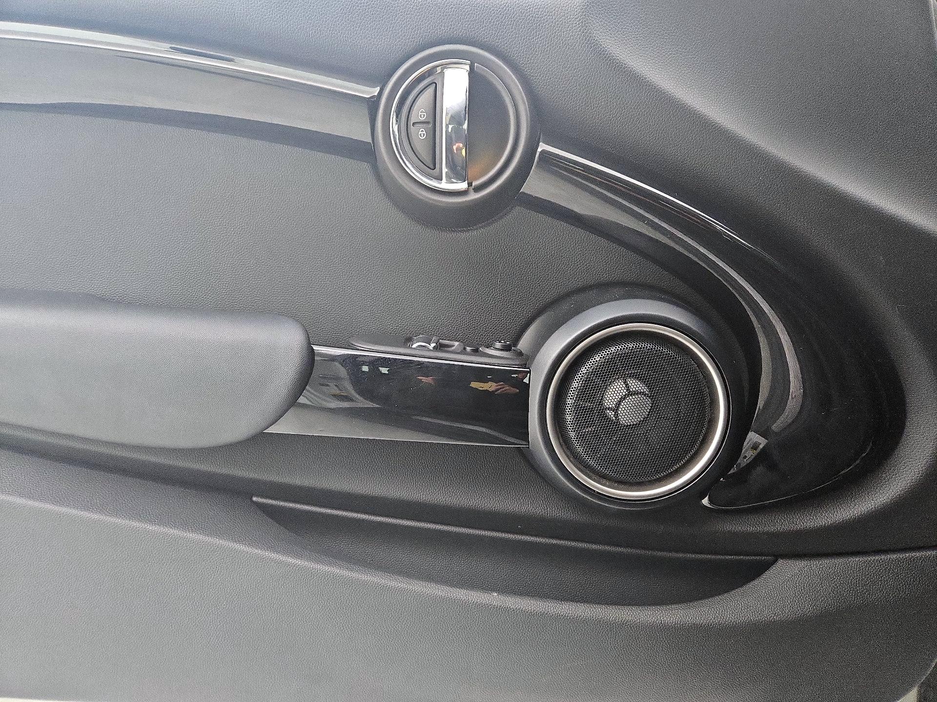 Thumbnail: 2015 MINI Cooper Hardtop - 12