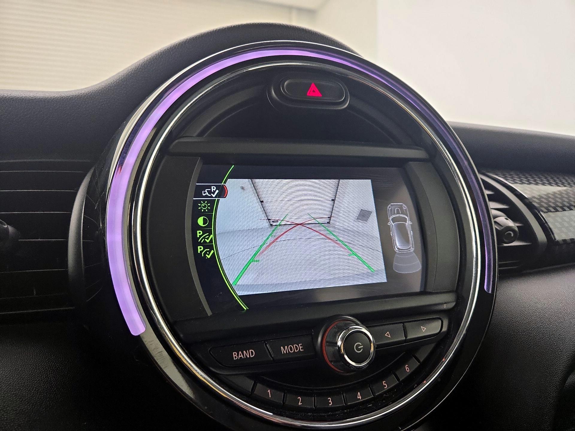Thumbnail: 2015 MINI Cooper Hardtop - 14