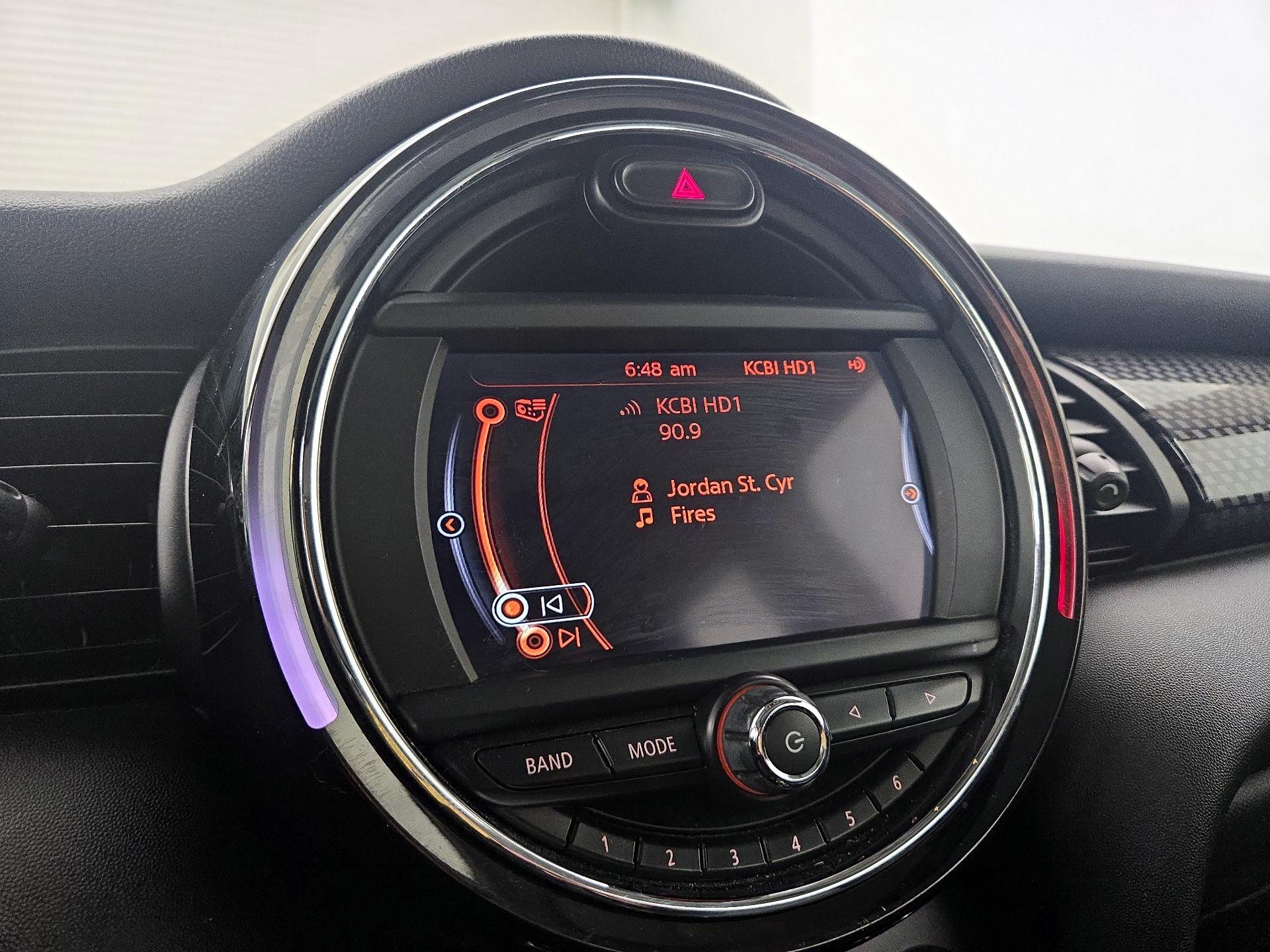 Thumbnail: 2015 MINI Cooper Hardtop - 15
