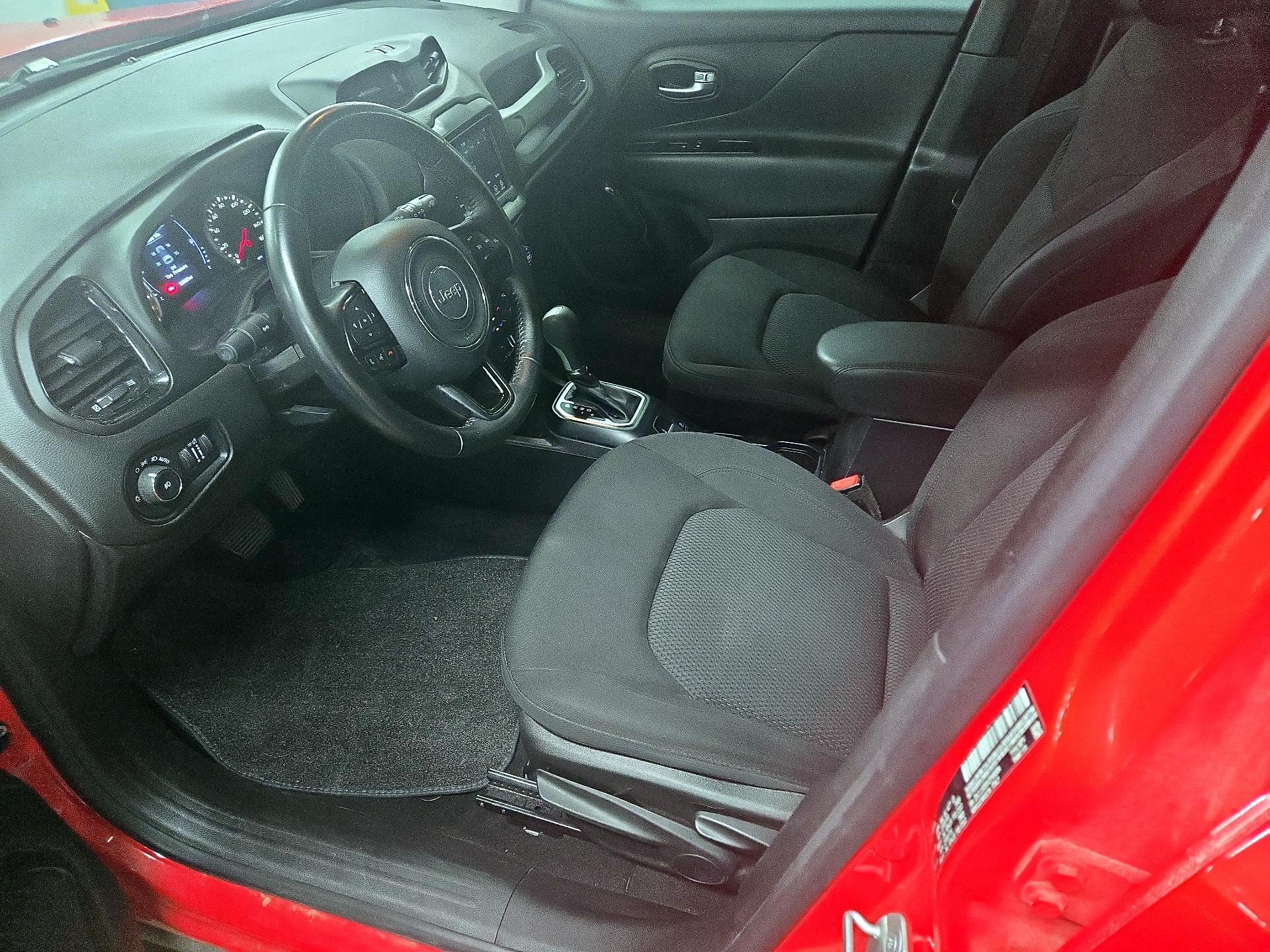 Thumbnail: 2018 Jeep Renegade - 11