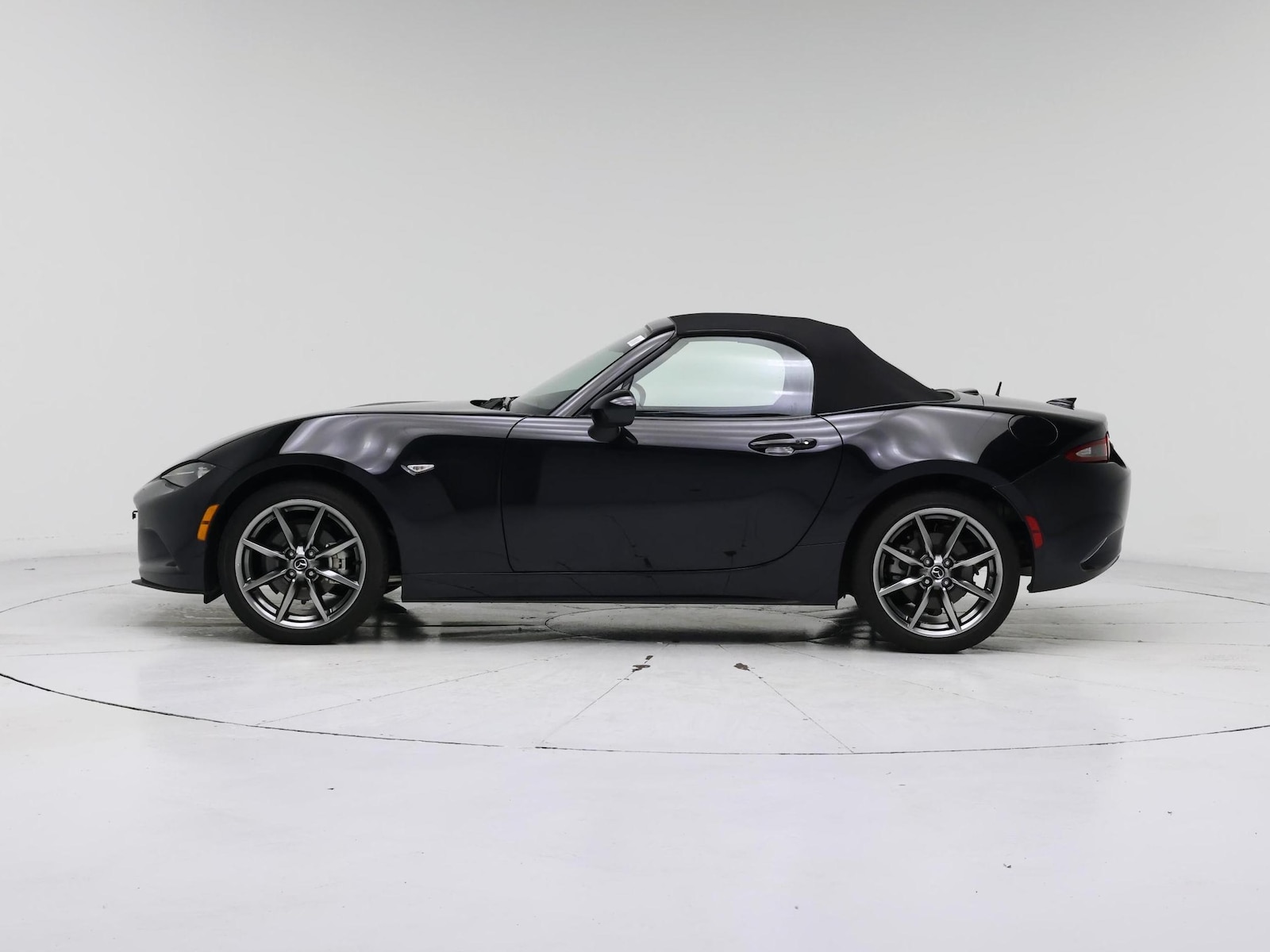 2021 Mazda MX-5 Miata Grand Touring - Photo 4
