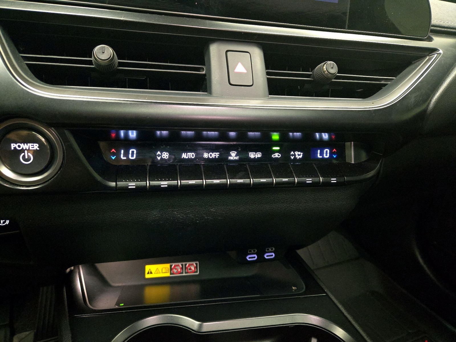 2023 Lexus UX Hybrid 250h Premium - Photo 17