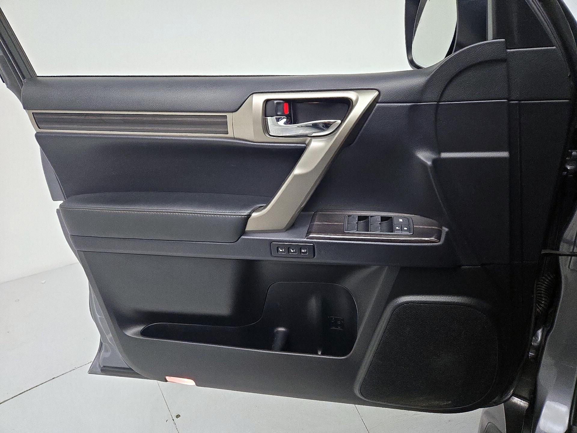 Thumbnail: 2021 Lexus GX - 12