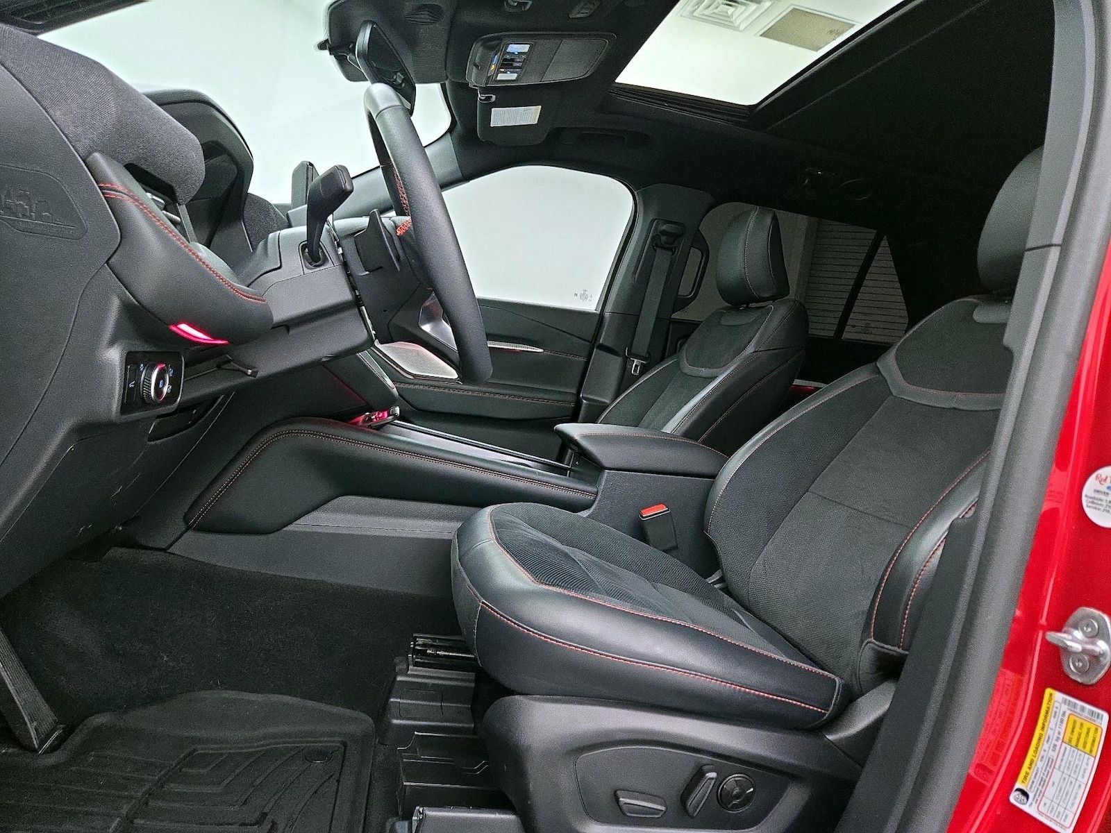 2025 Ford Explorer ST - Photo 12