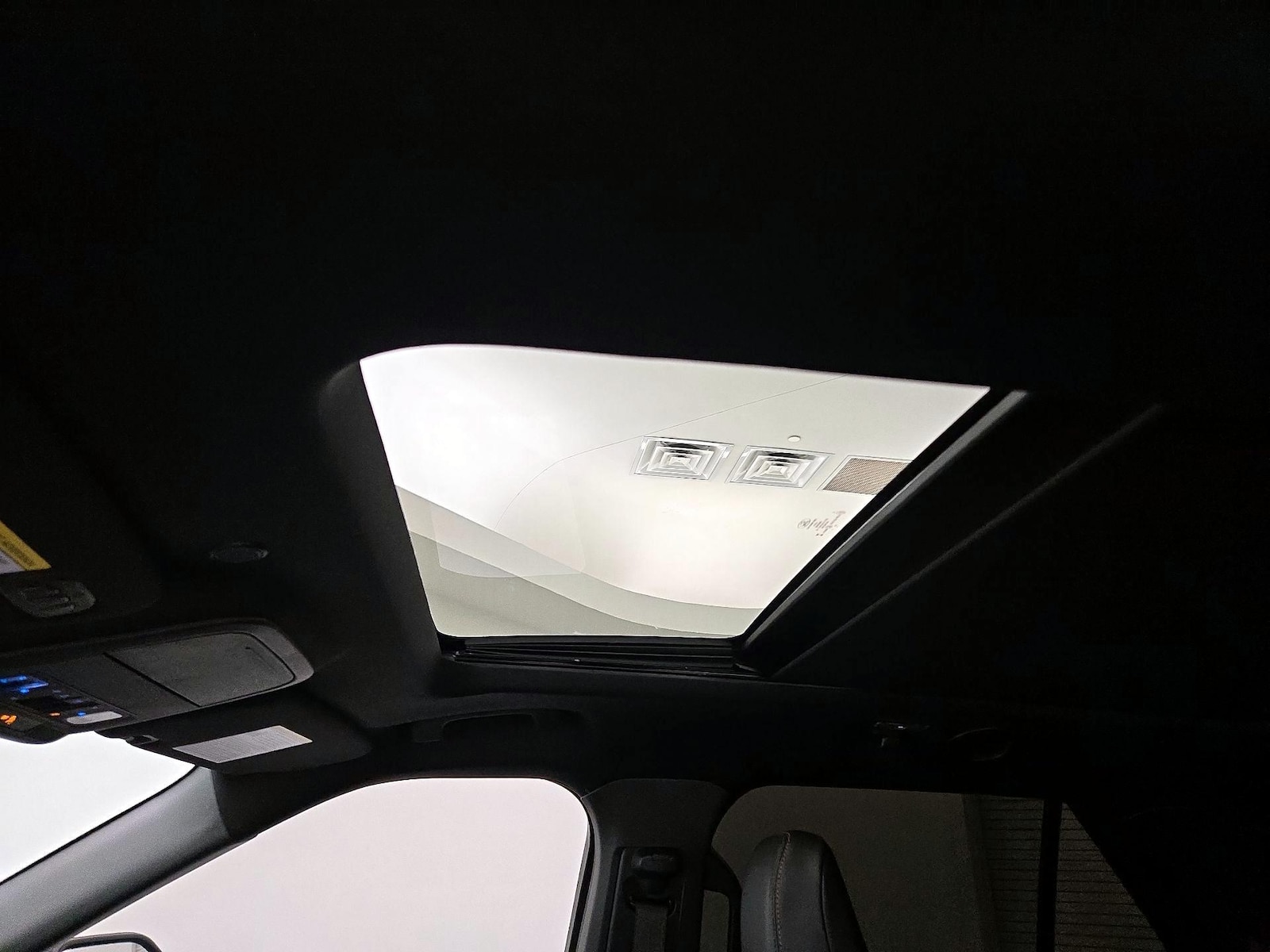 2025 Ford Explorer ST - Photo 20