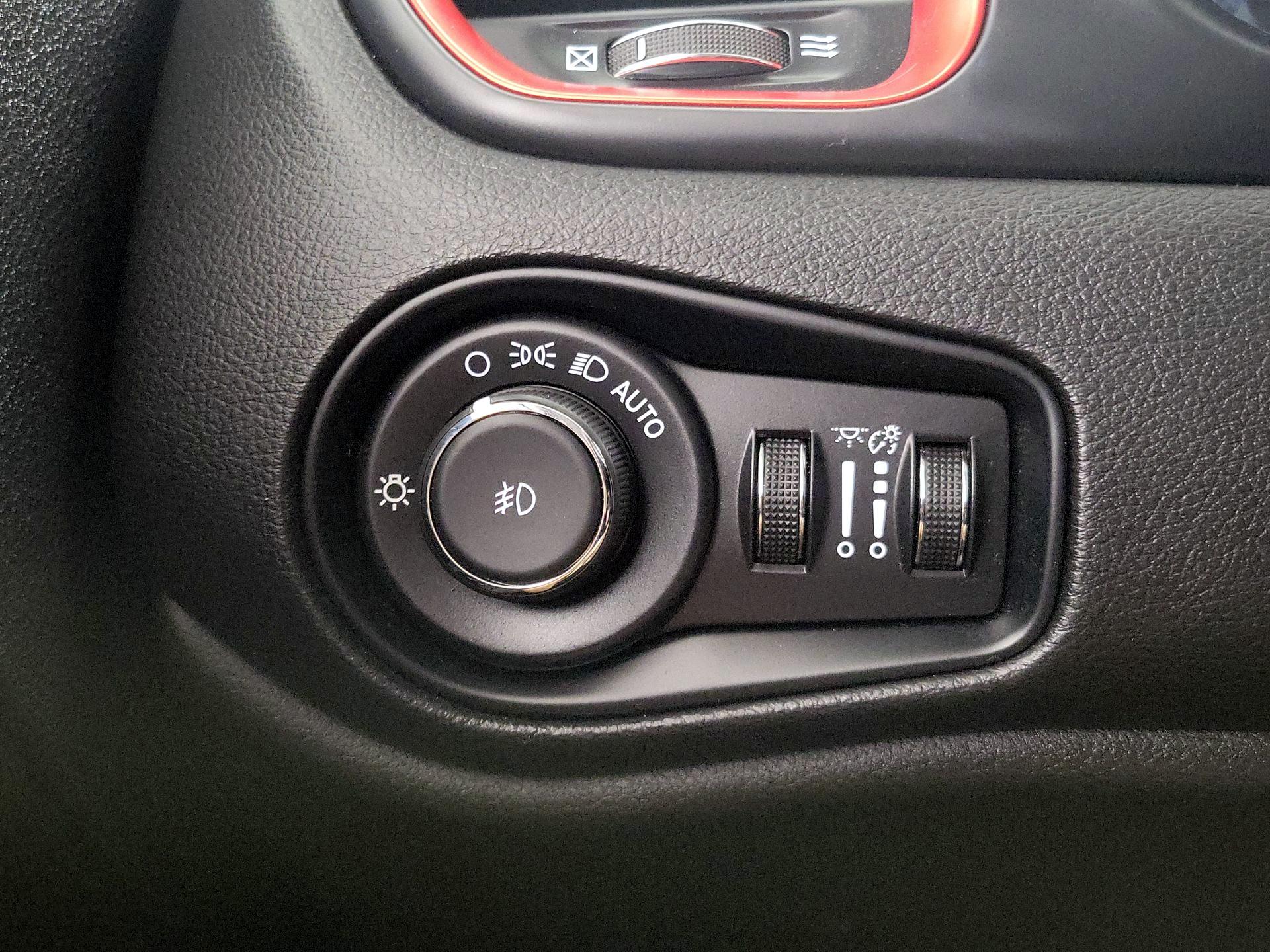 Thumbnail: 2023 Jeep Renegade - 13