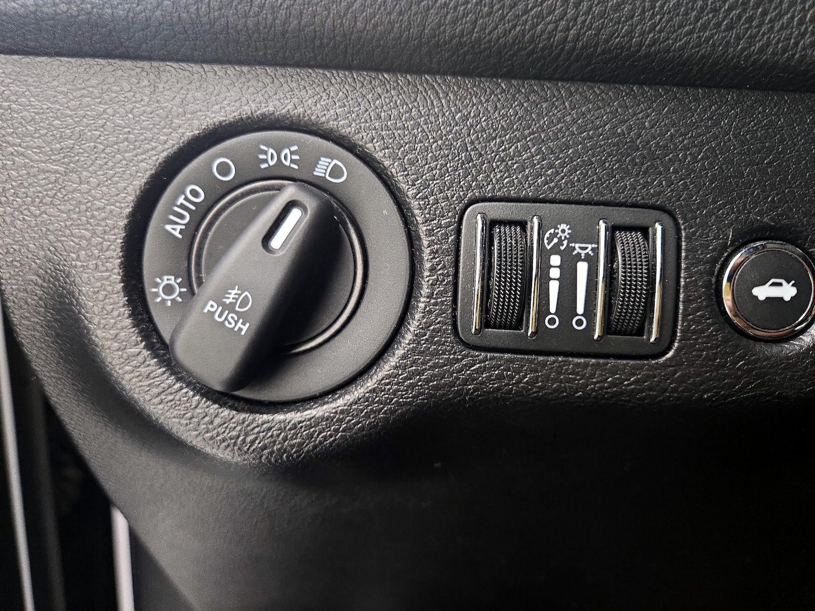 2021 Dodge Challenger R/T - Photo 14
