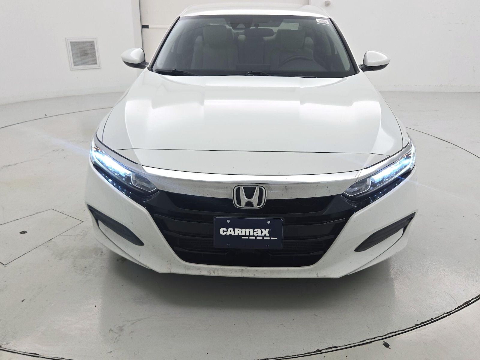 2019 Honda Accord LX - Photo 2