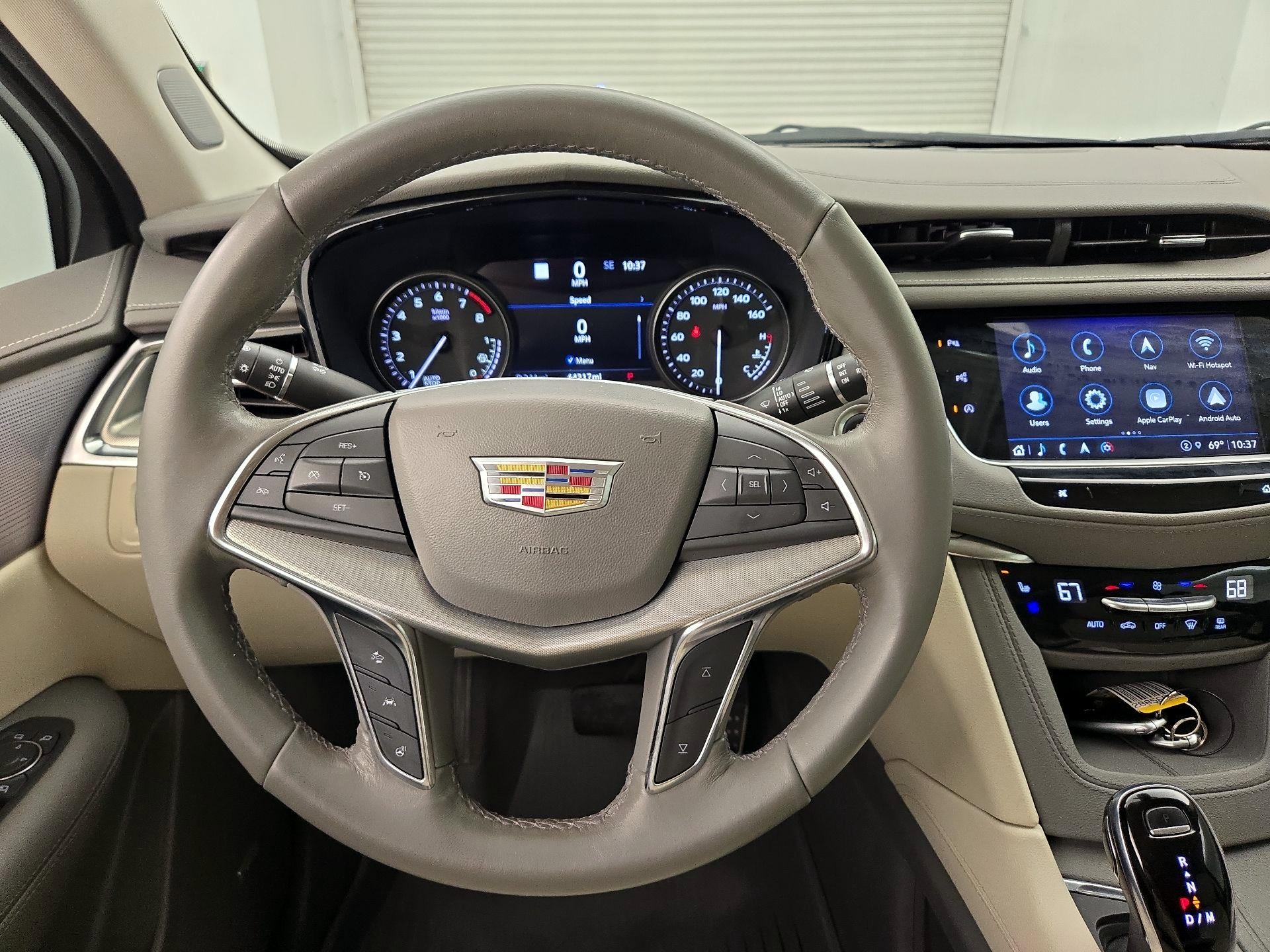 Thumbnail: 2022 Cadillac XT5 - 10