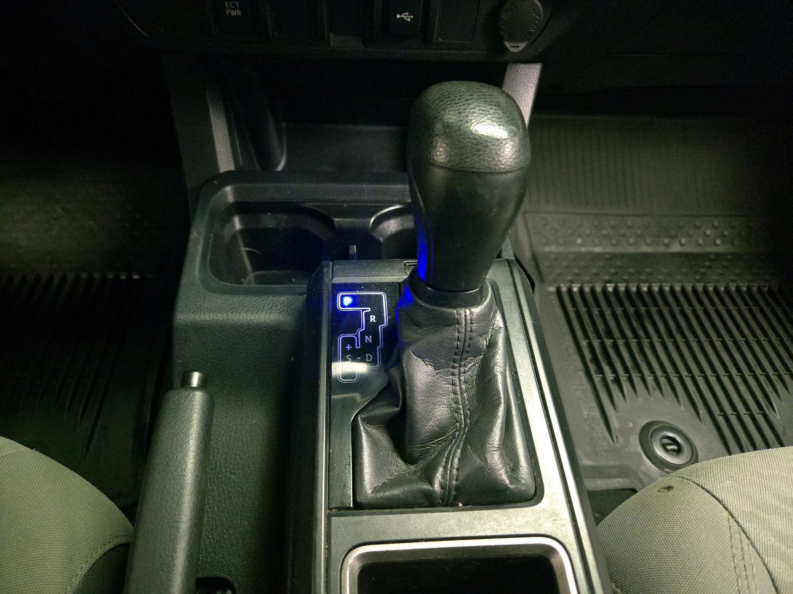 2020 Toyota Tacoma SR - Photo 18