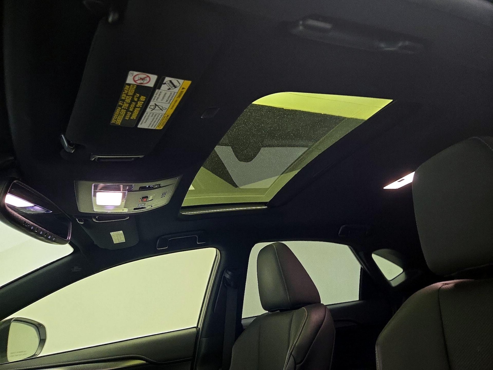 Sunroof(s) & Overhead Airbags