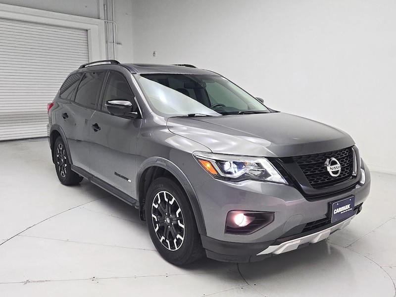 2020 Nissan Pathfinder SL