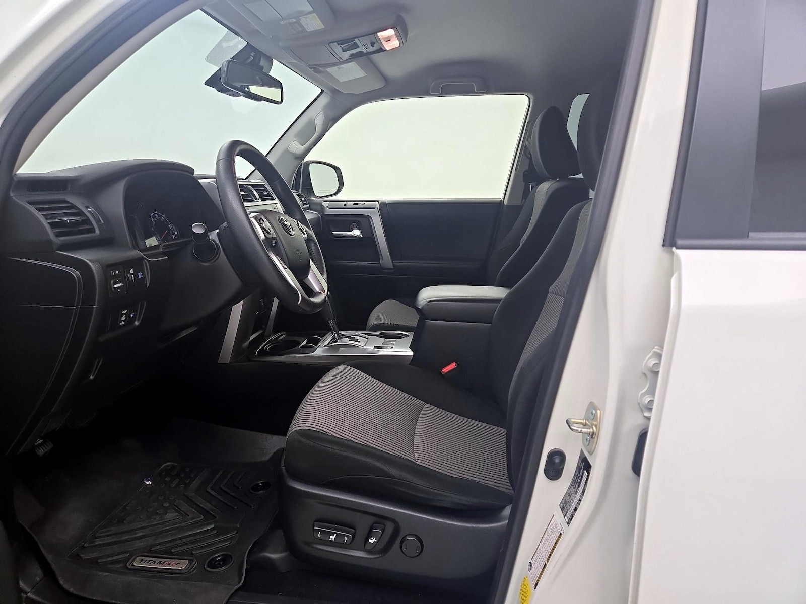Power Seat(s) & Side Airbags