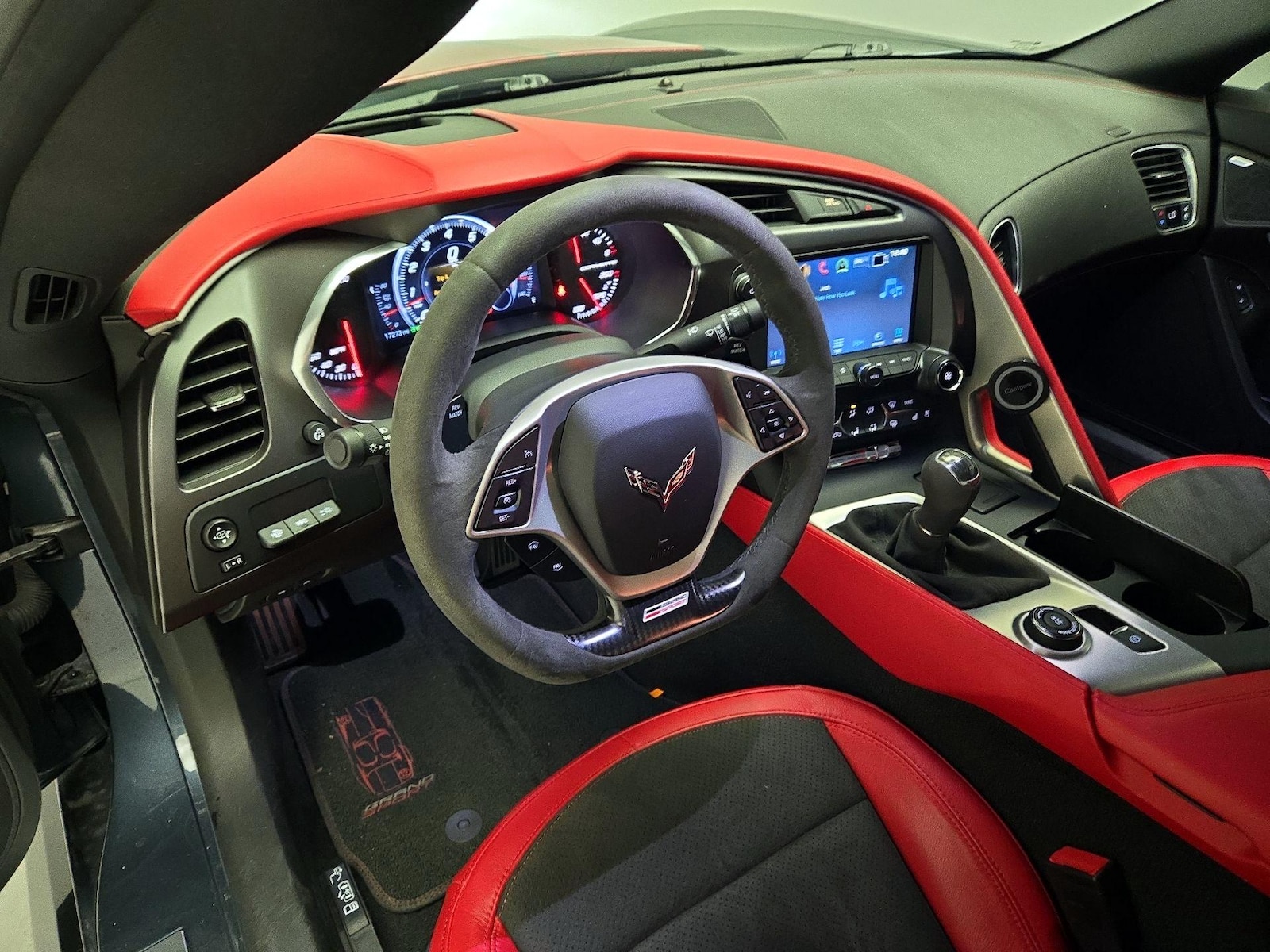 2019 Chevrolet Corvette 2LT - Photo 10