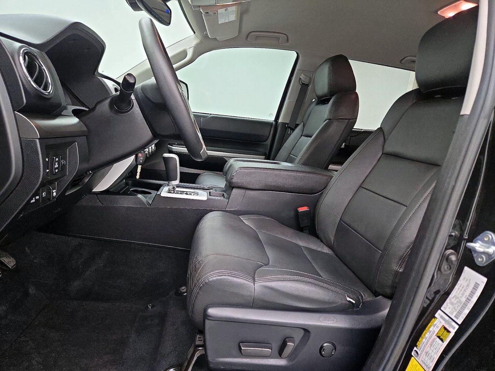 Power Seat(s) & Leather Seats