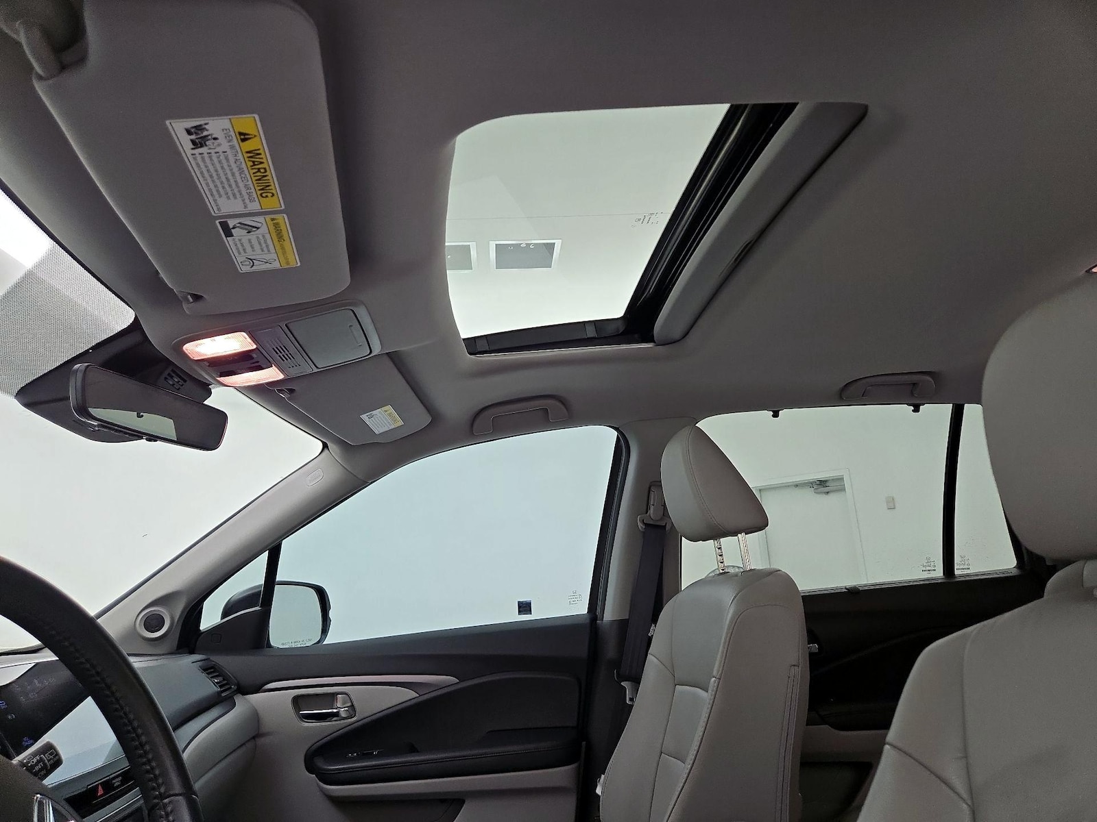 Sunroof(s) & Overhead Airbags