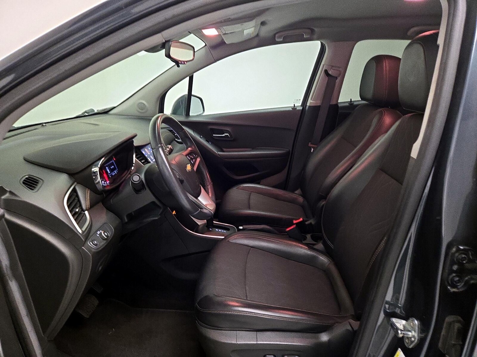 Power Seat(s) & Side Airbags