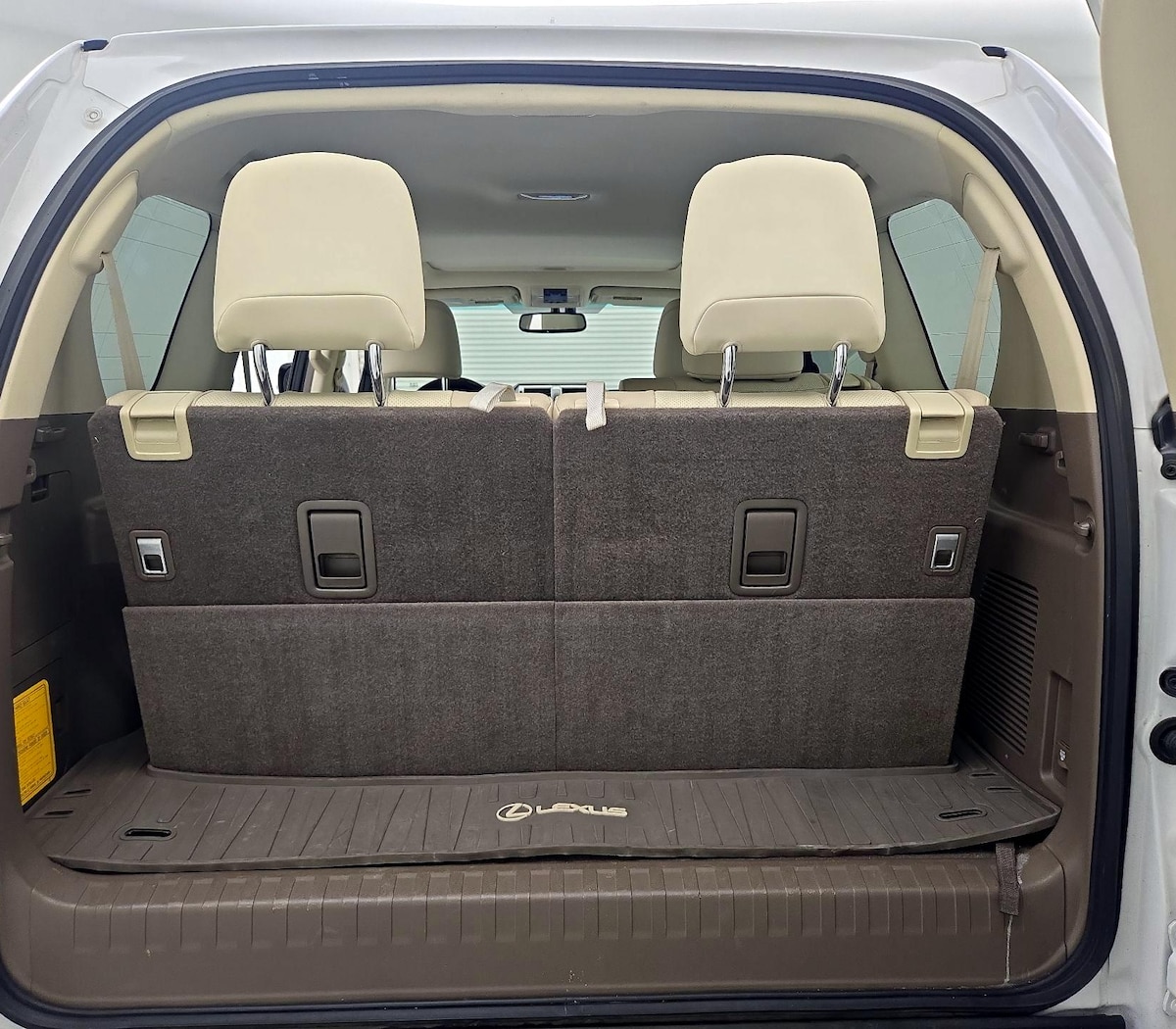 Trunk/Cargo (Seats Up)