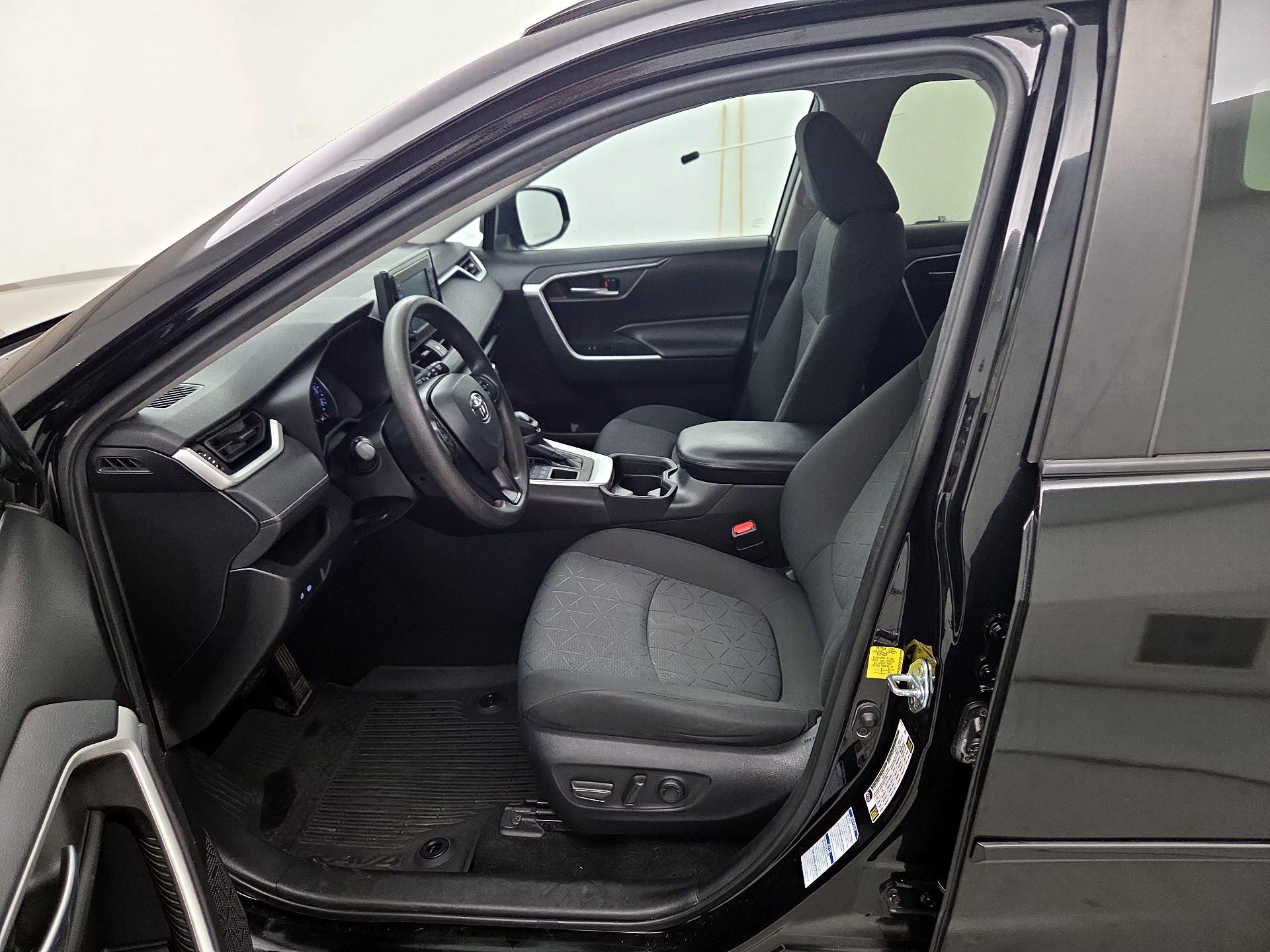Thumbnail: 2021 Toyota RAV4 - 9