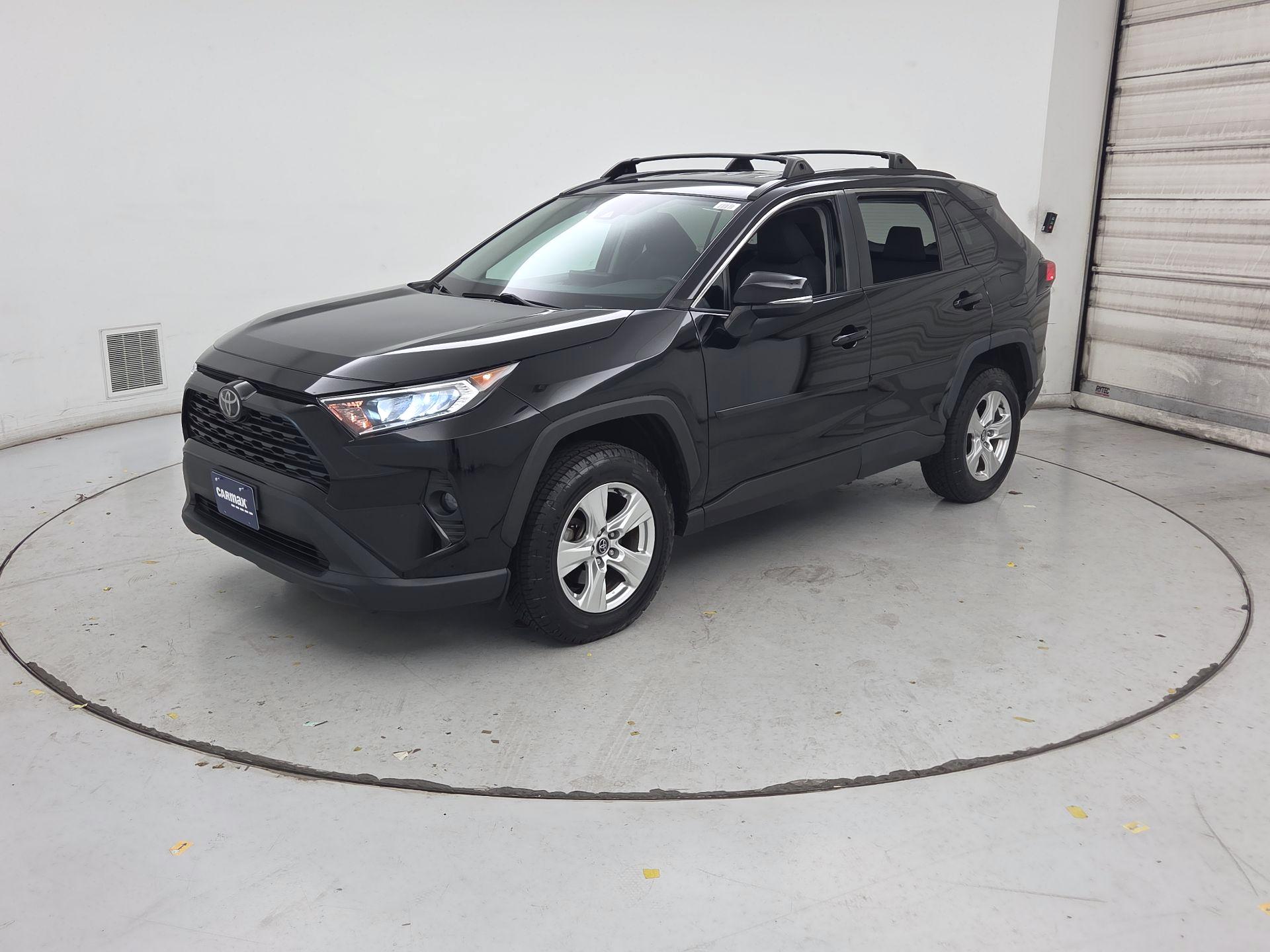 Thumbnail: 2021 Toyota RAV4 - 3