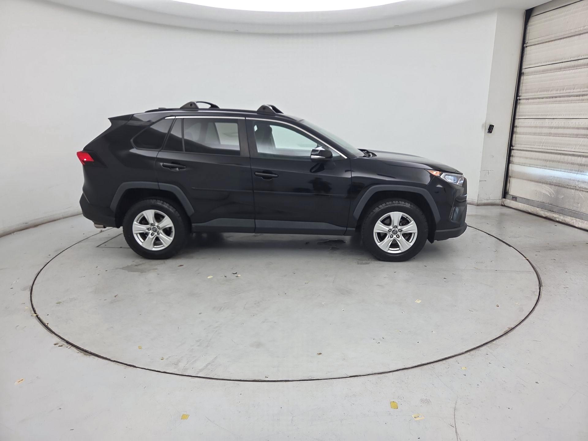 Thumbnail: 2021 Toyota RAV4 - 4