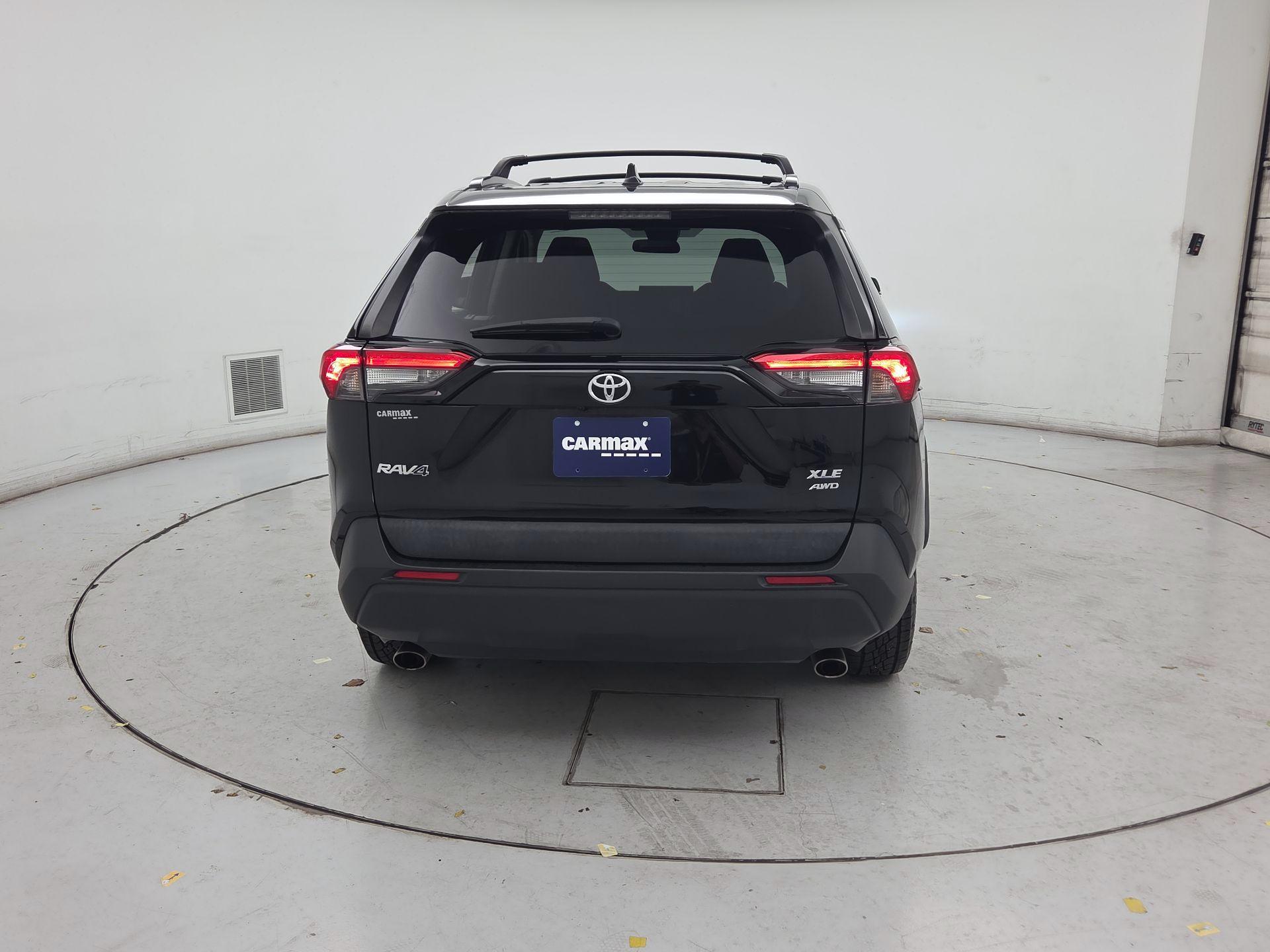 Thumbnail: 2021 Toyota RAV4 - 6
