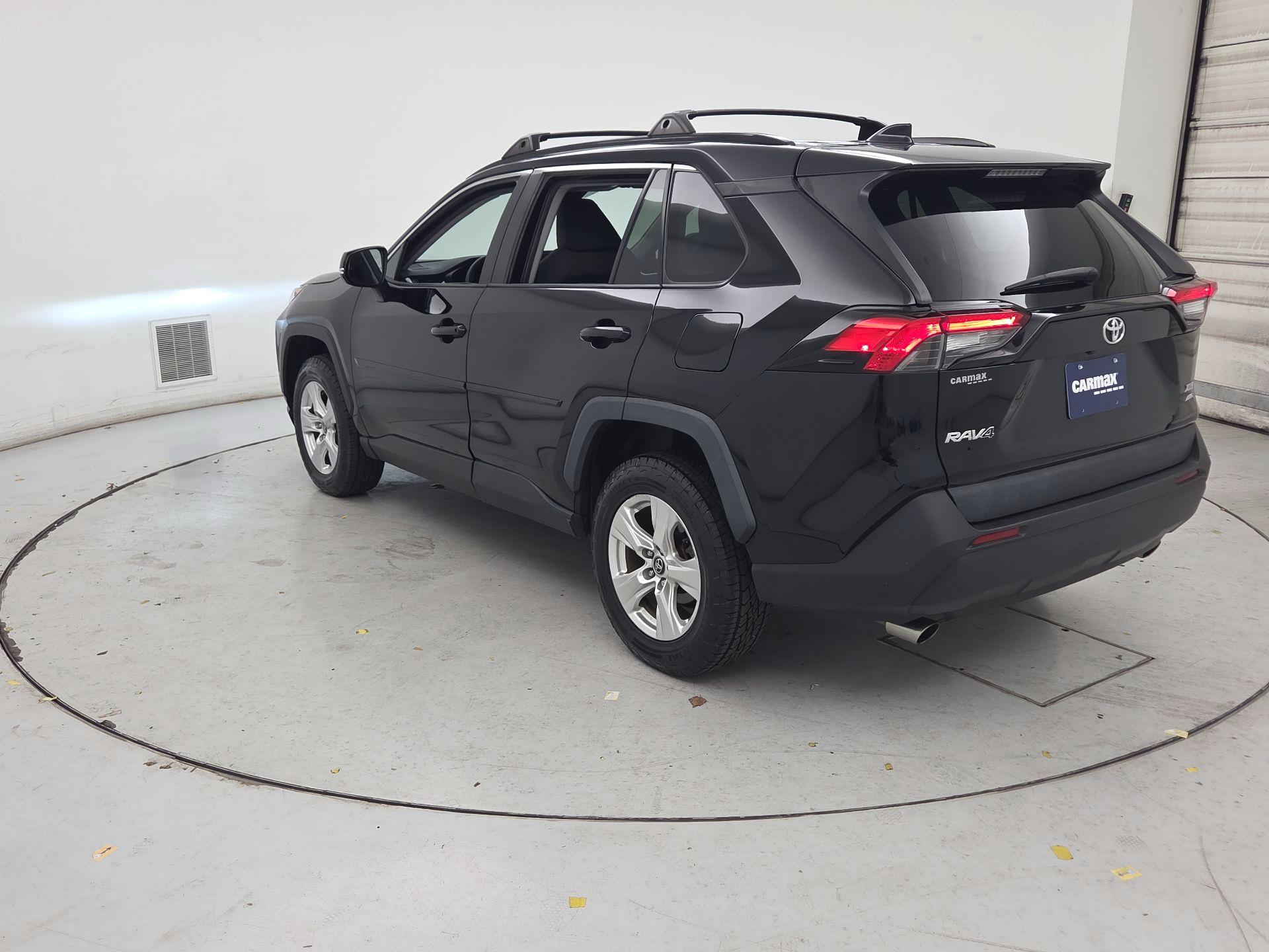 Thumbnail: 2021 Toyota RAV4 - 7