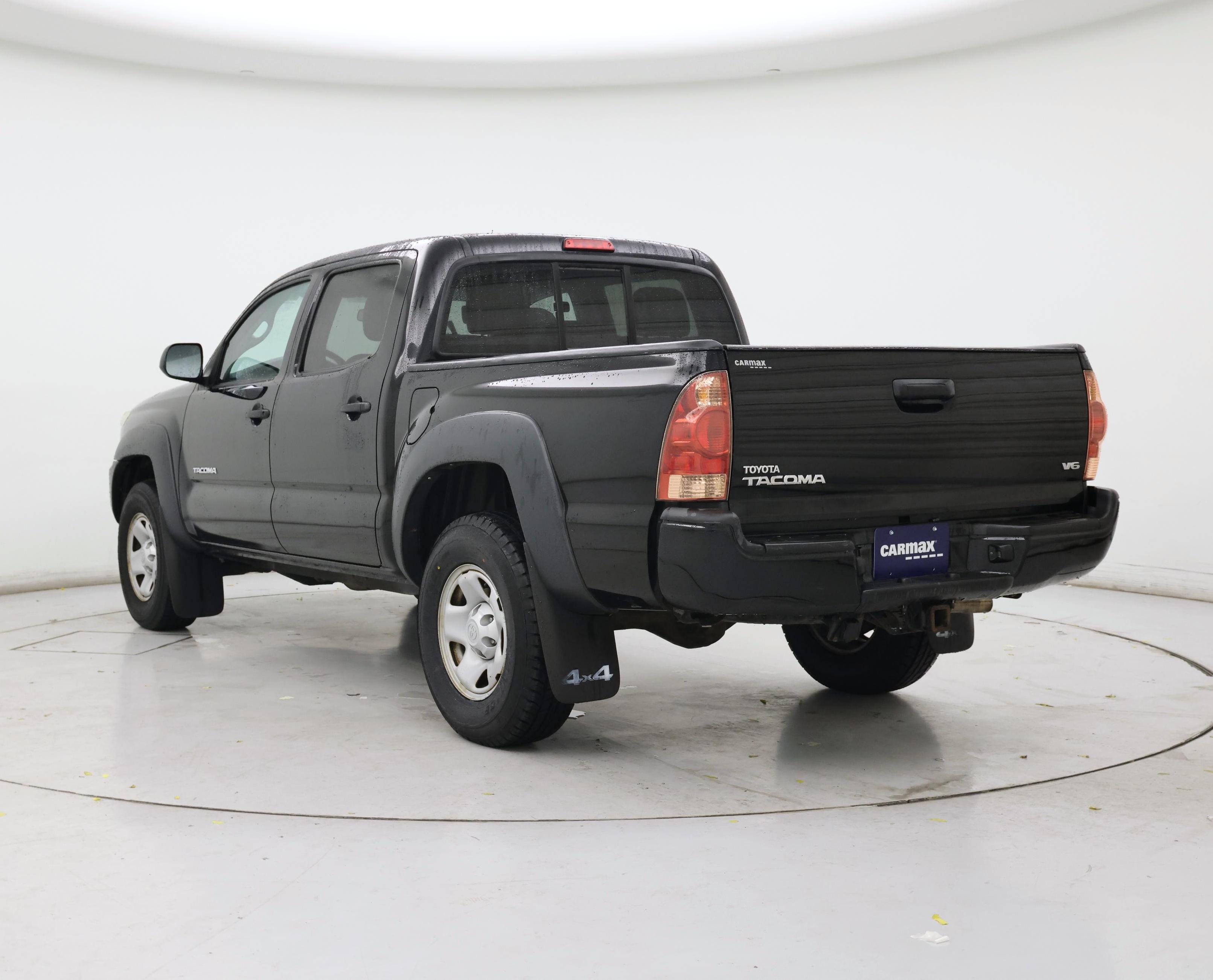 Thumbnail: 2015 Toyota Tacoma - 2