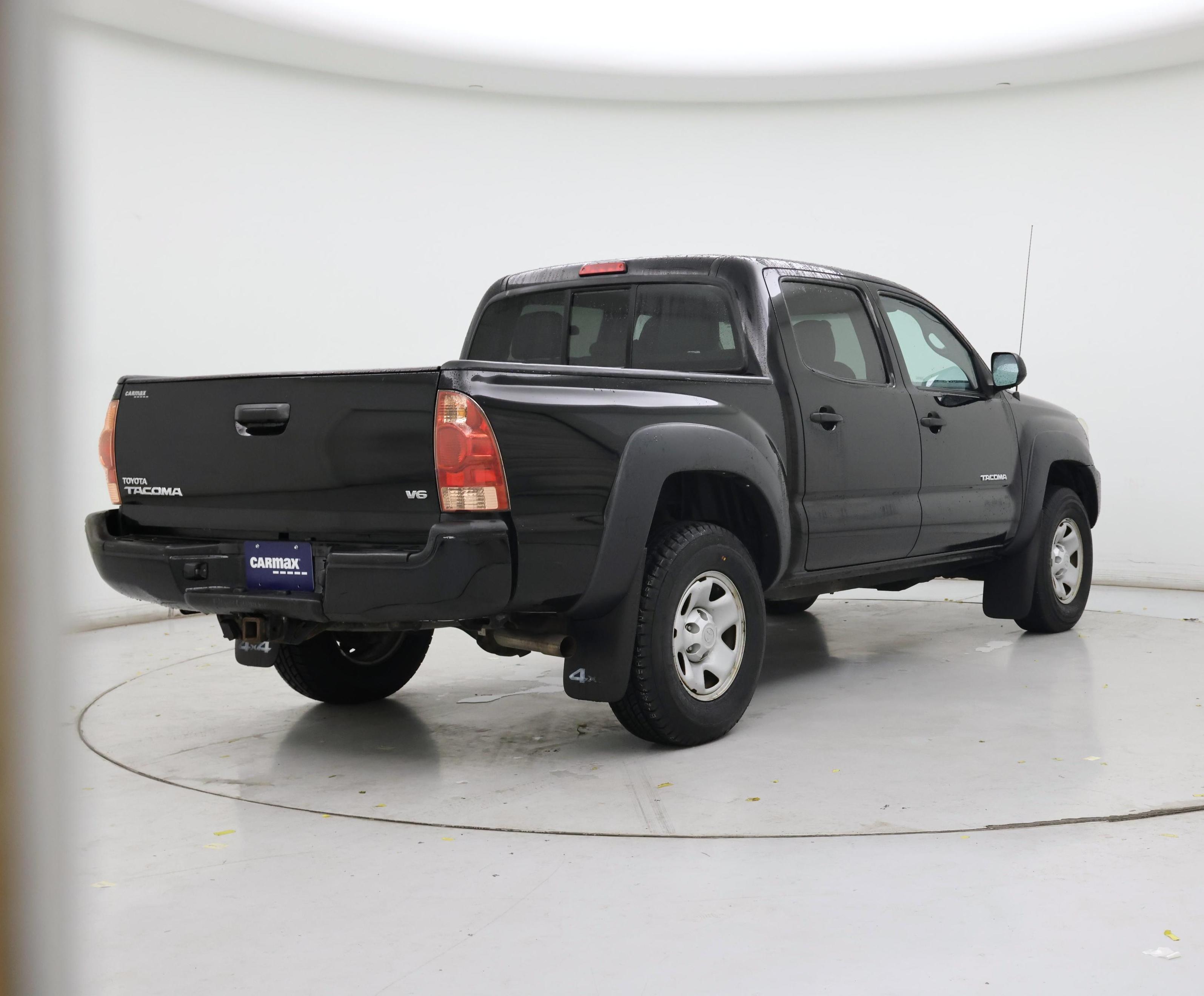 Thumbnail: 2015 Toyota Tacoma - 8