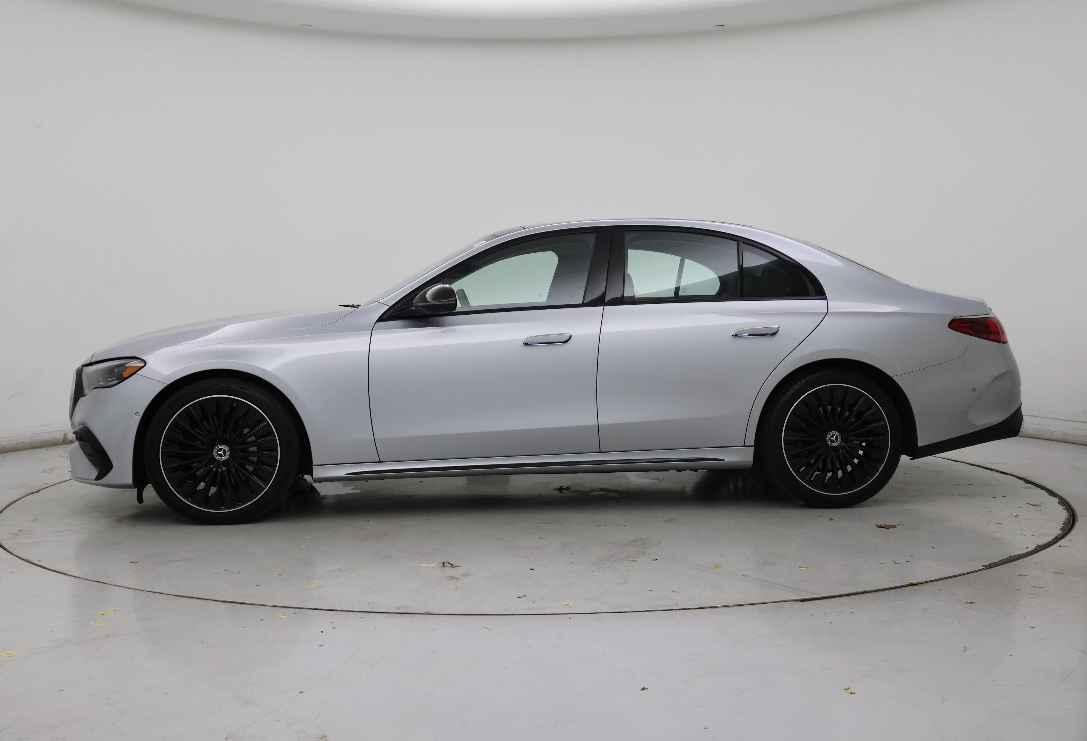 Thumbnail: 2024 Mercedes-Benz E-Class - 3