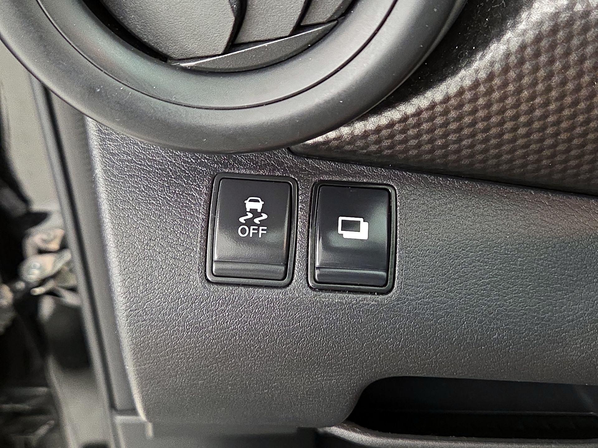 Thumbnail: 2019 Nissan Kicks - 13