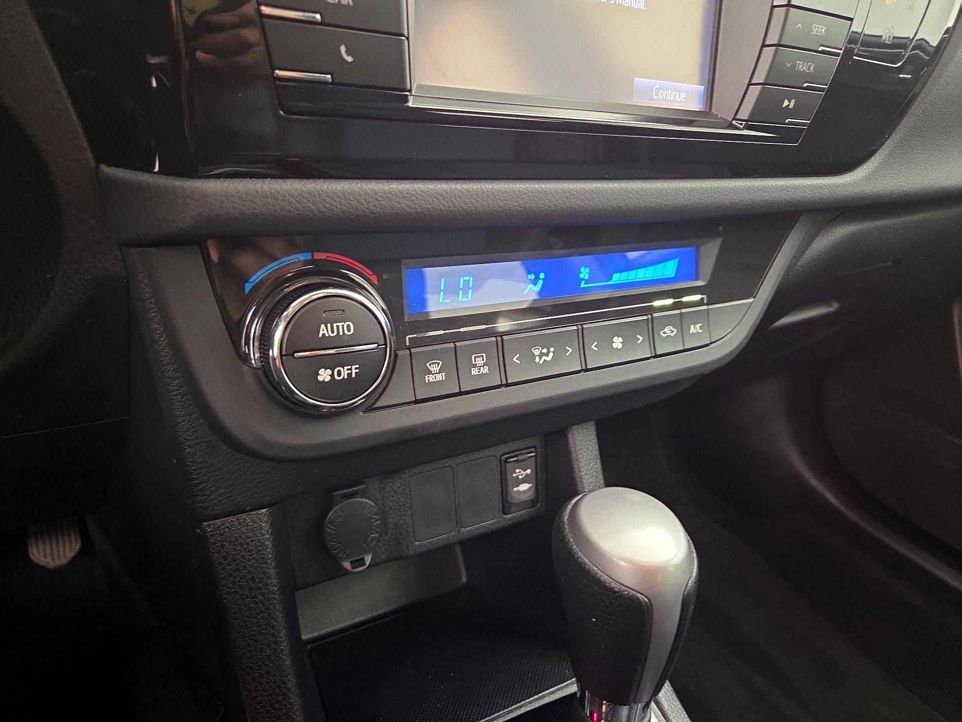 Thumbnail: 2014 Toyota Corolla - 16