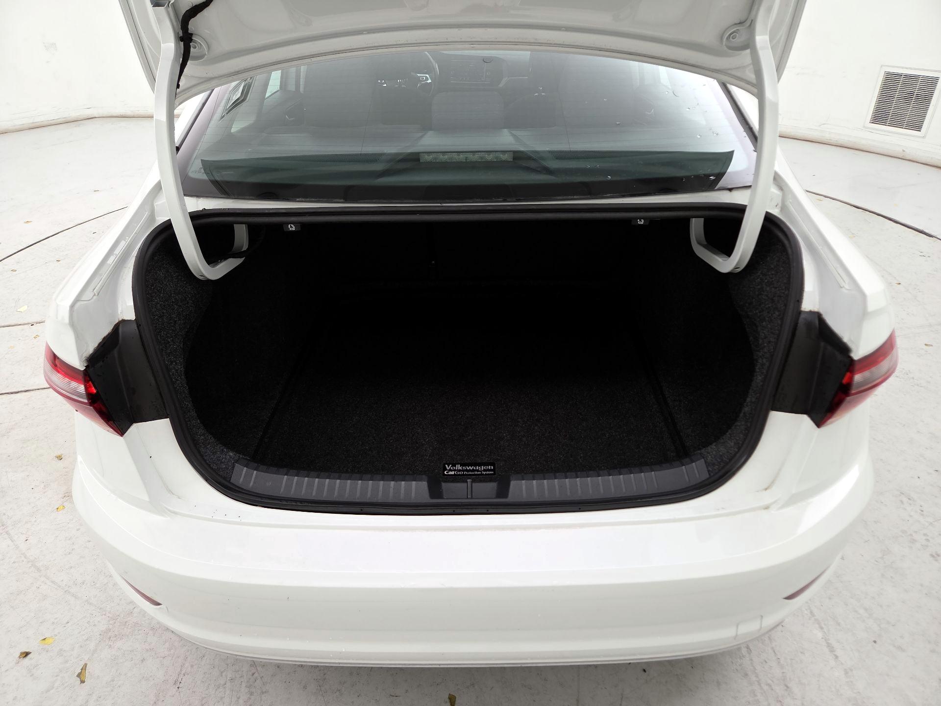 Thumbnail: 2019 Volkswagen Jetta - 20