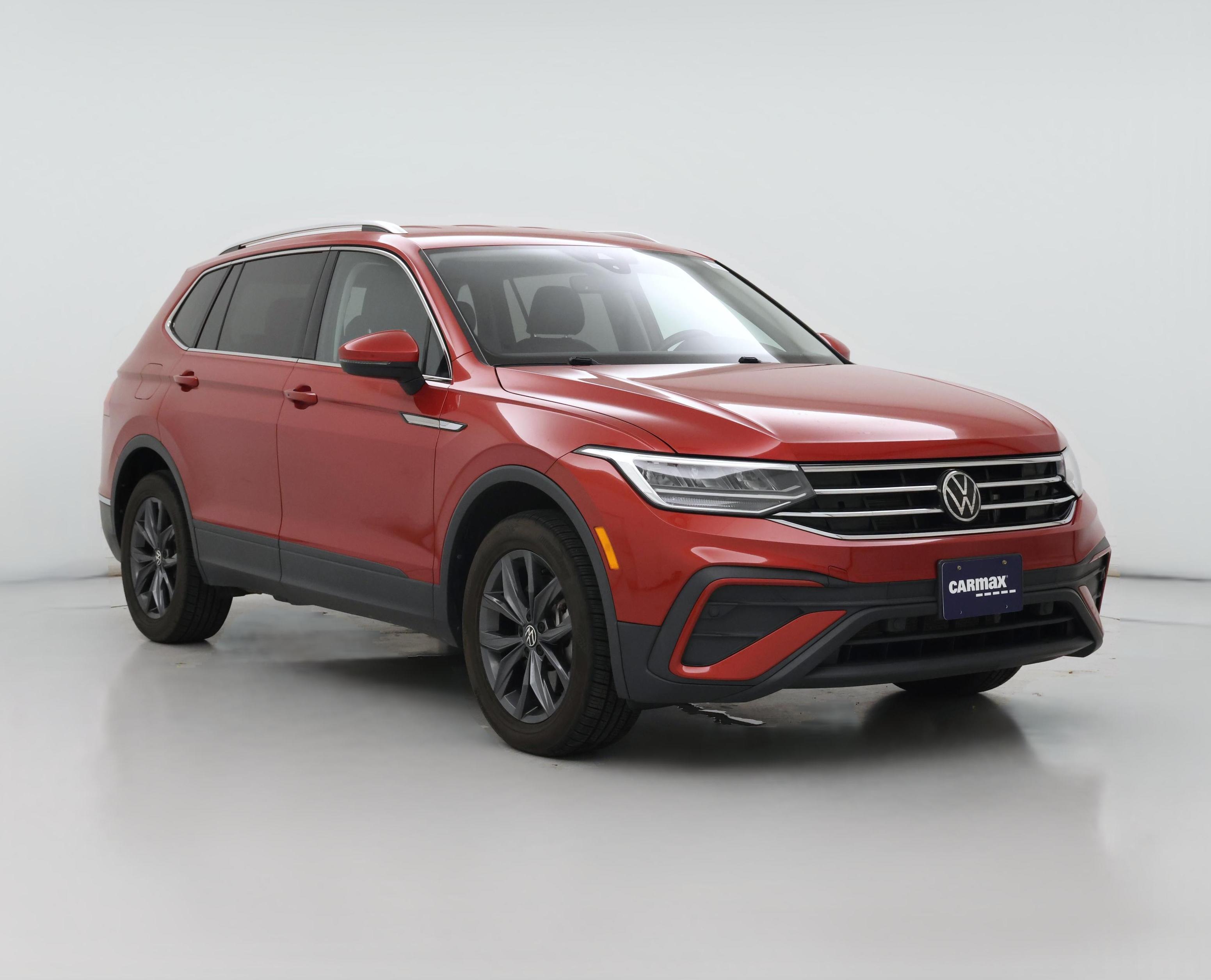 Thumbnail: 2022 Volkswagen Tiguan - 1