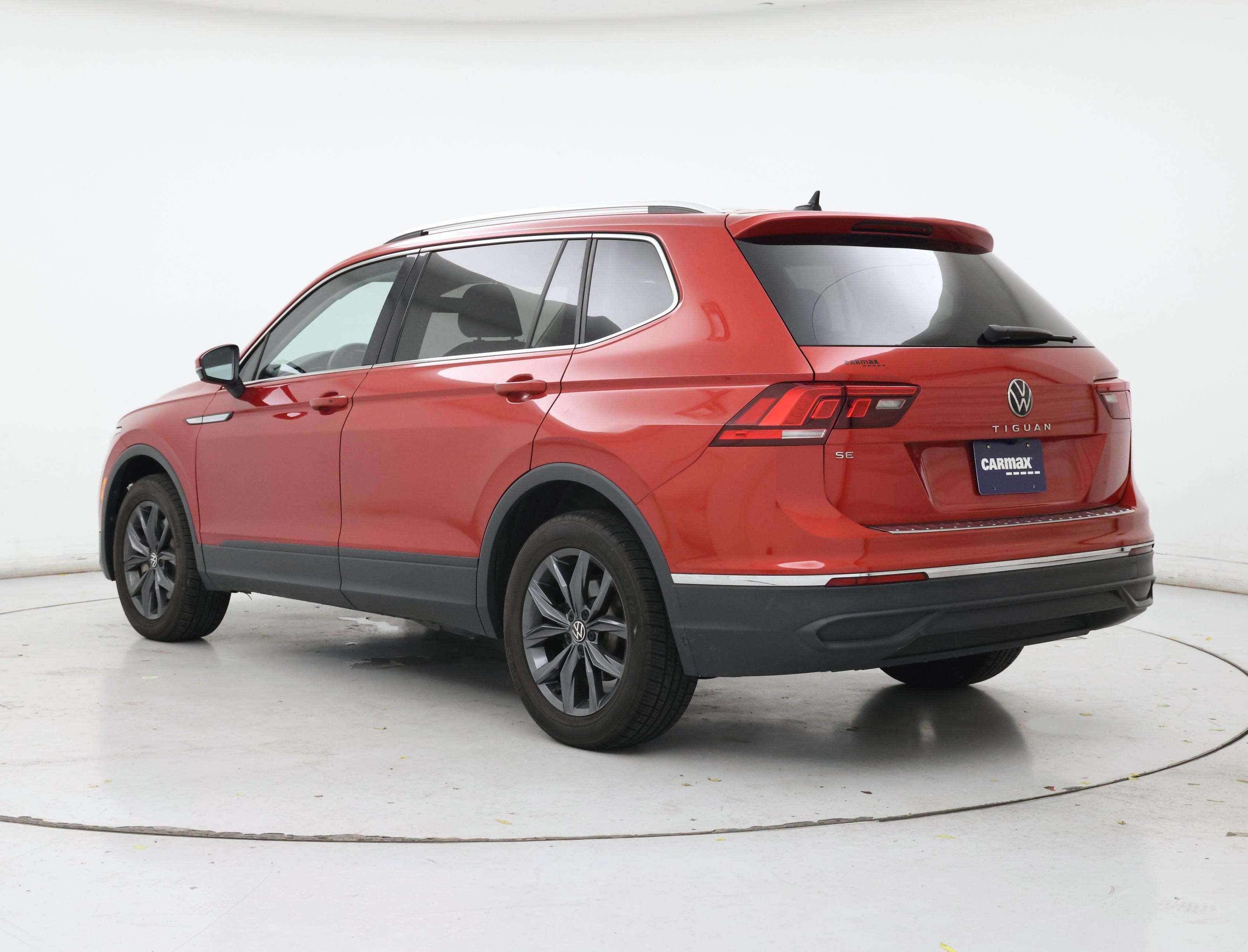 Thumbnail: 2022 Volkswagen Tiguan - 2