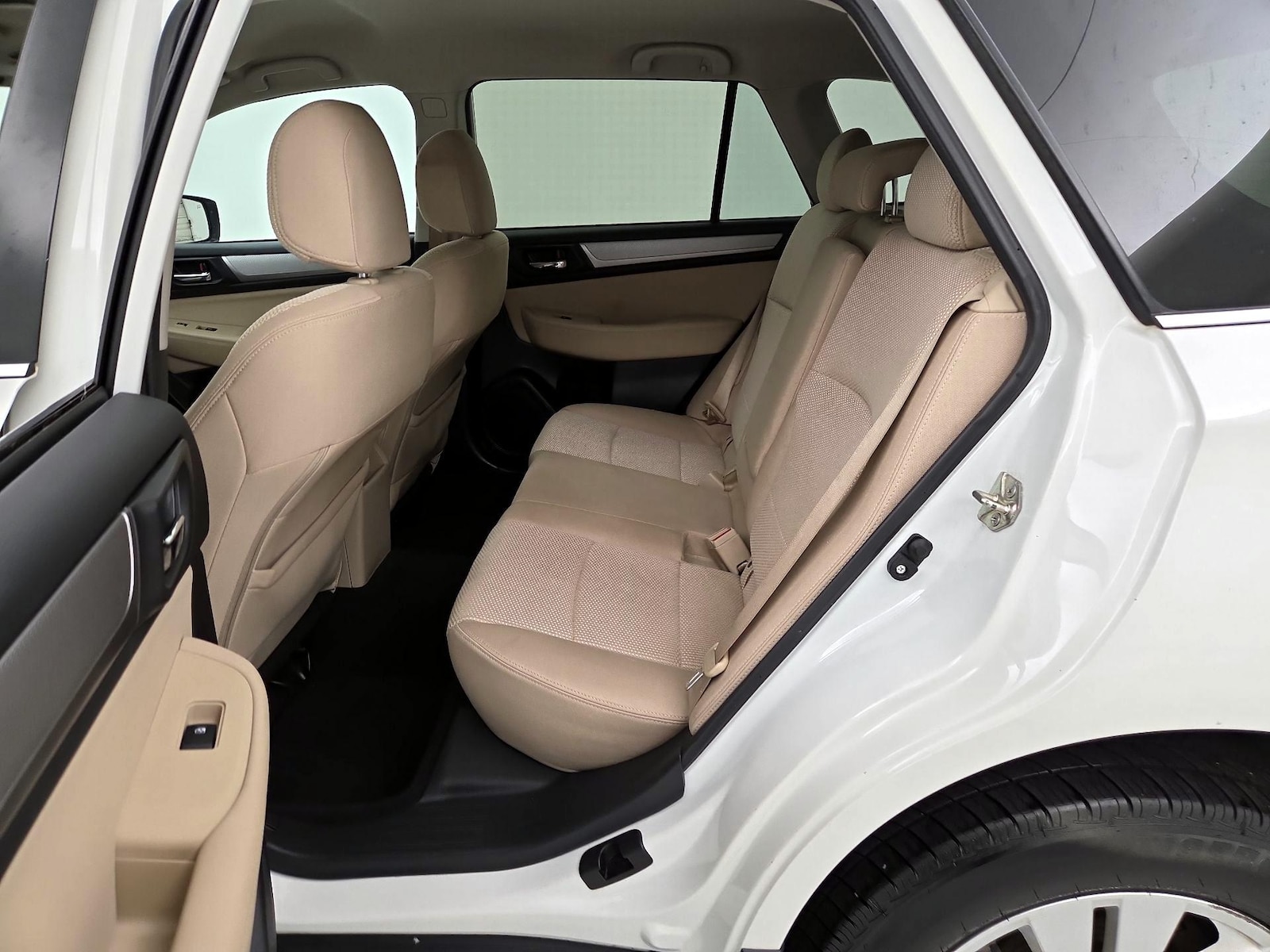 2016 Subaru Outback Premium - Photo 20